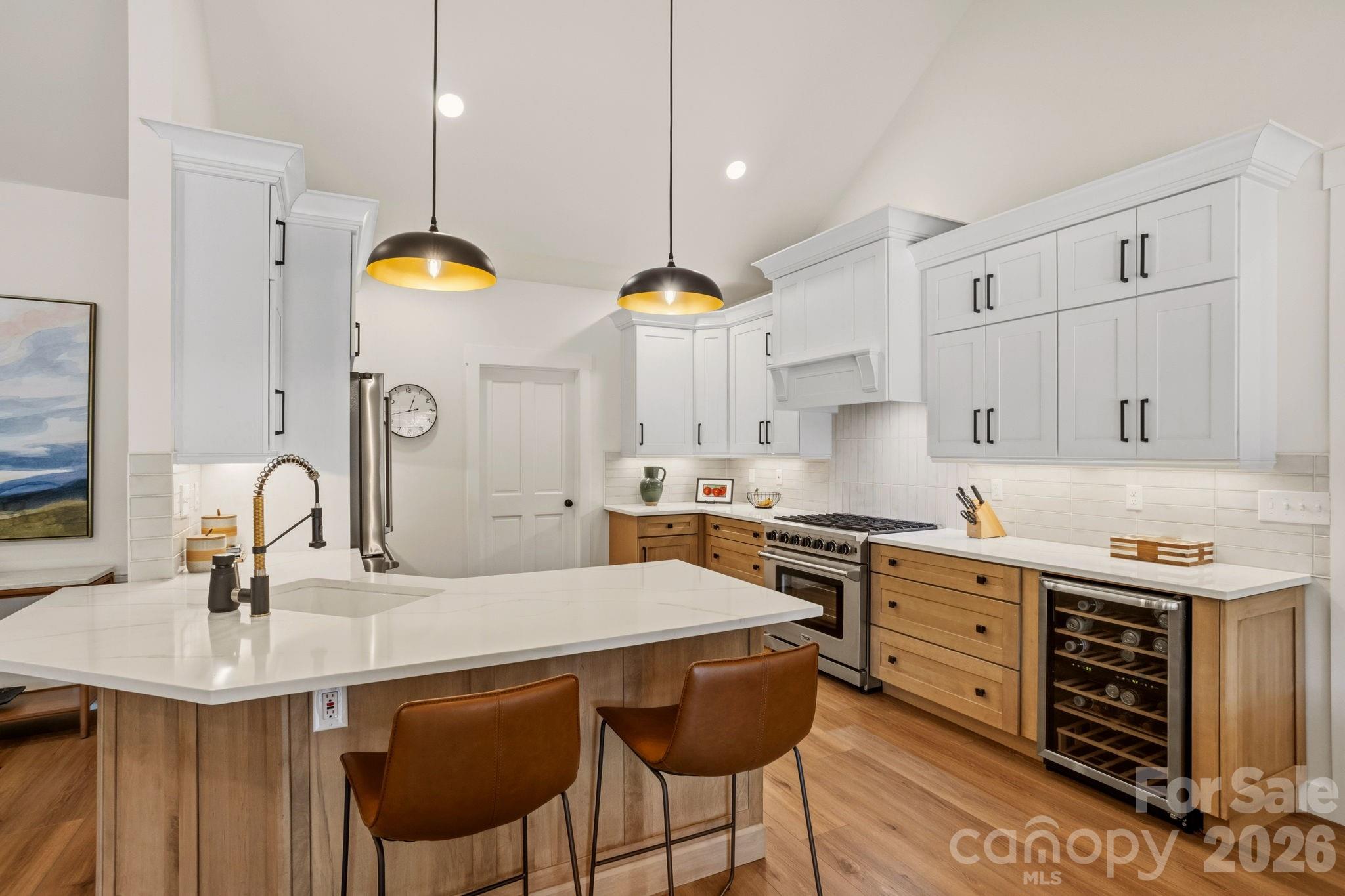 710 Knollwood Drive — Hendersonville