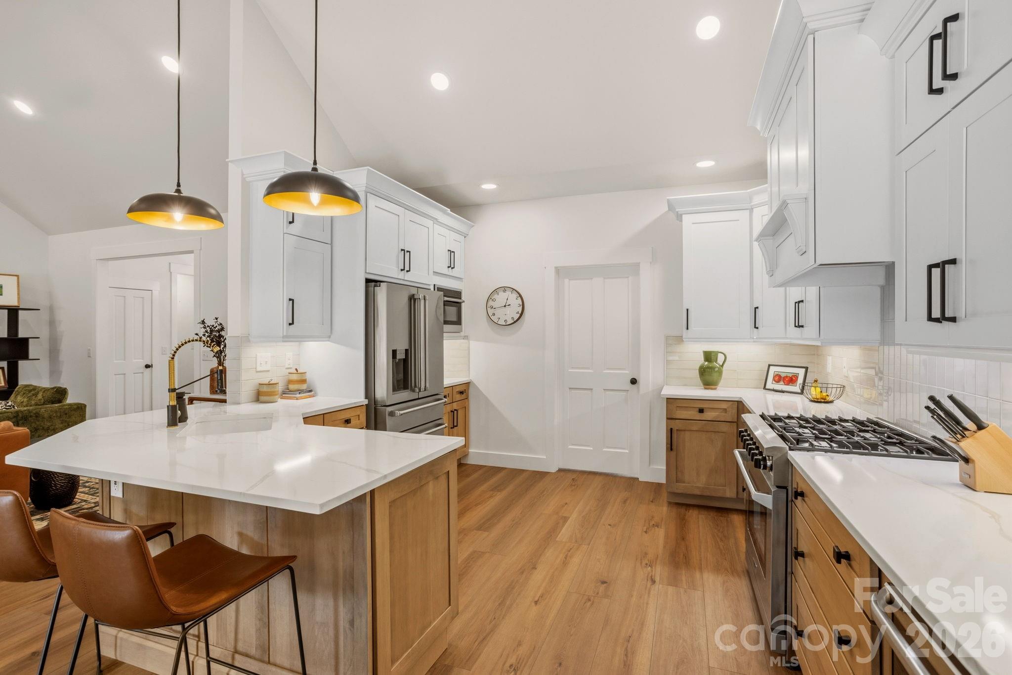 710 Knollwood Drive — Hendersonville
