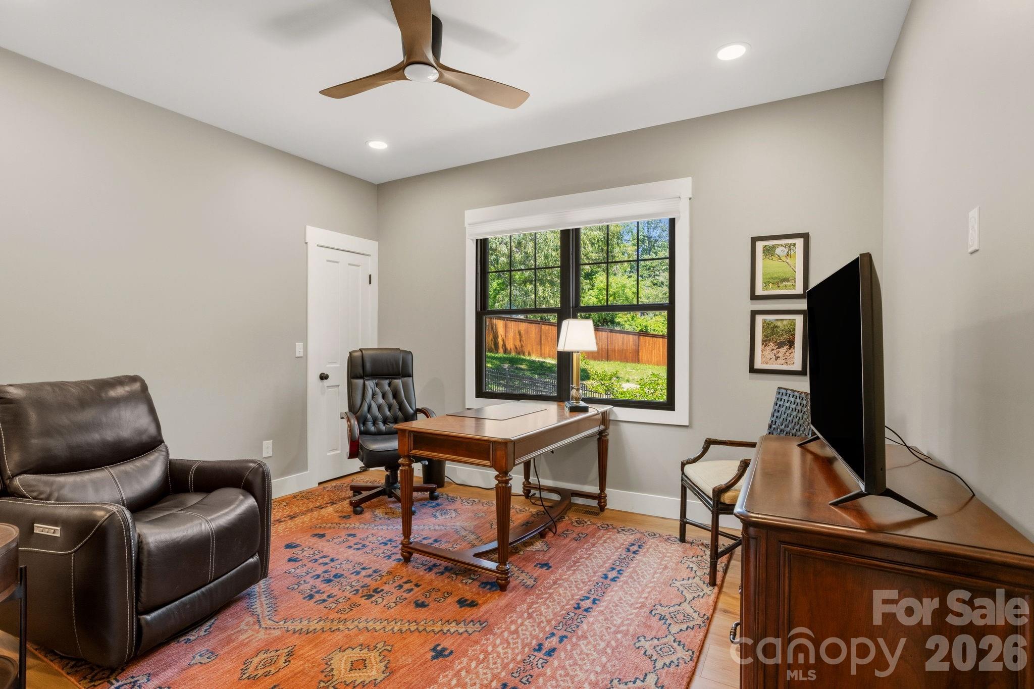 710 Knollwood Drive — Hendersonville