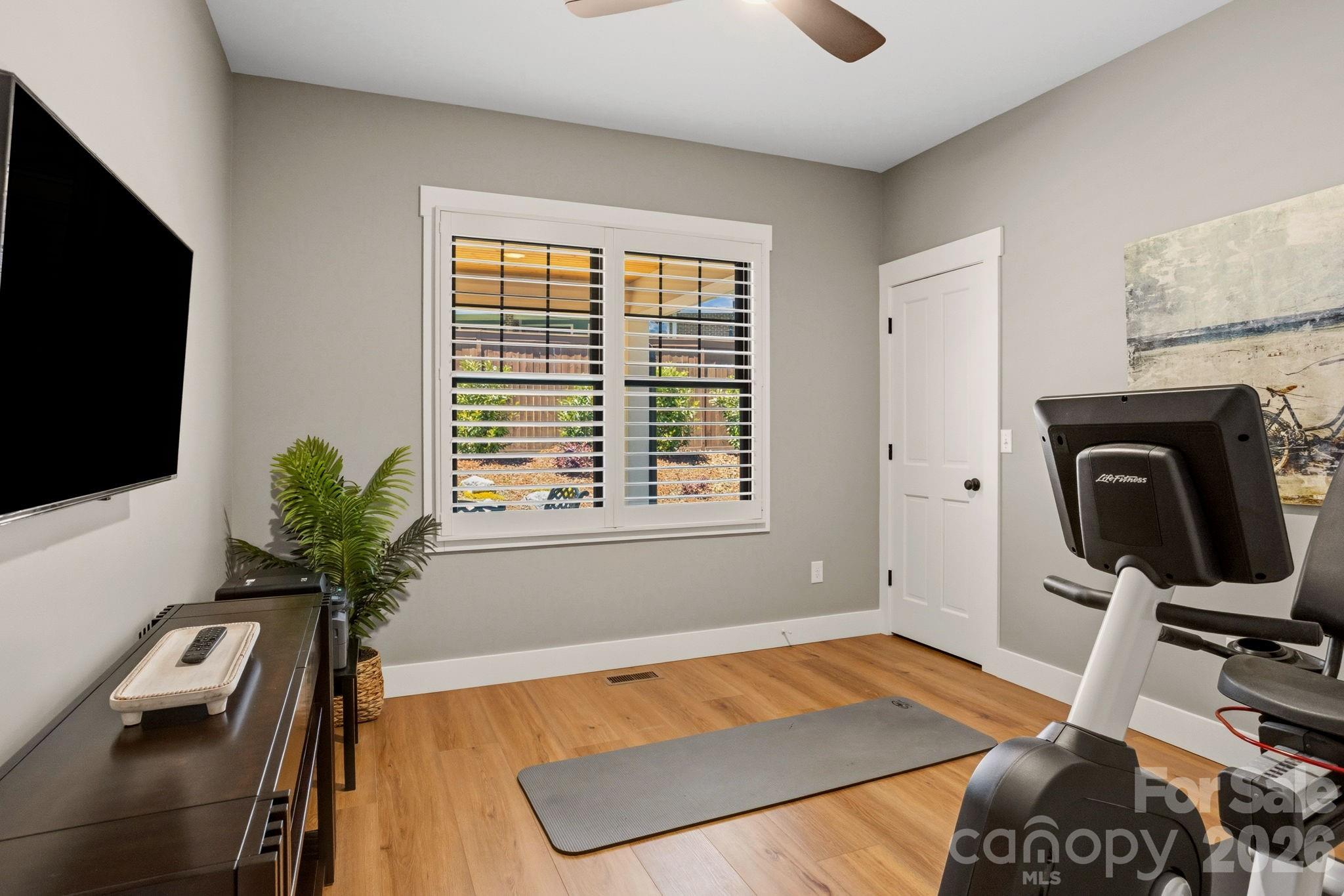710 Knollwood Drive — Hendersonville