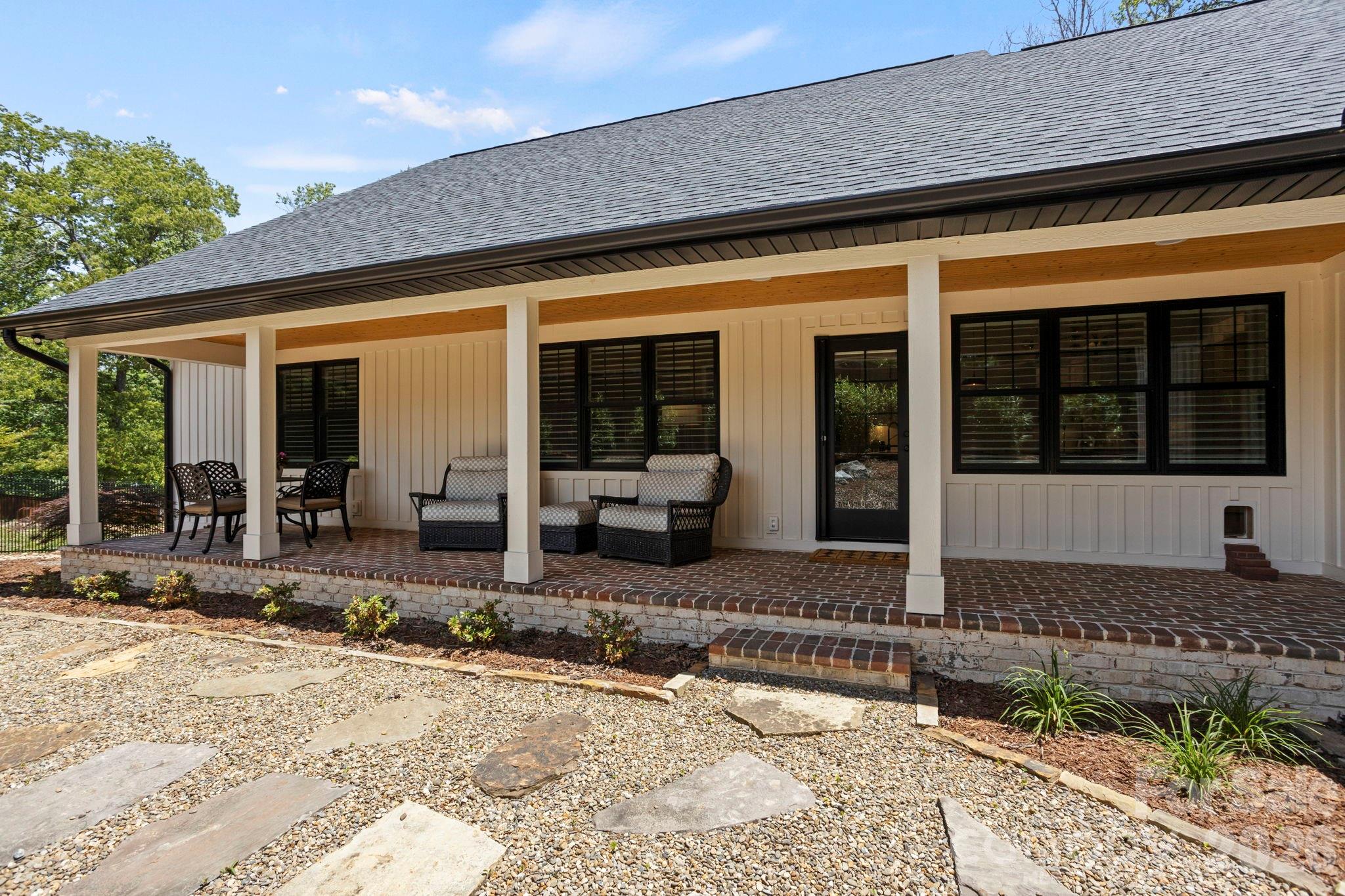 710 Knollwood Drive — Hendersonville