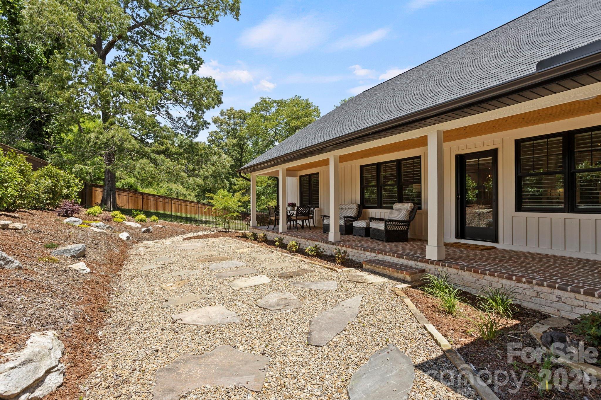 710 Knollwood Drive — Hendersonville
