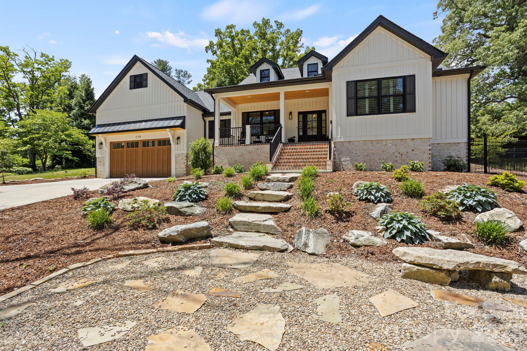 710 Knollwood Drive — Hendersonville