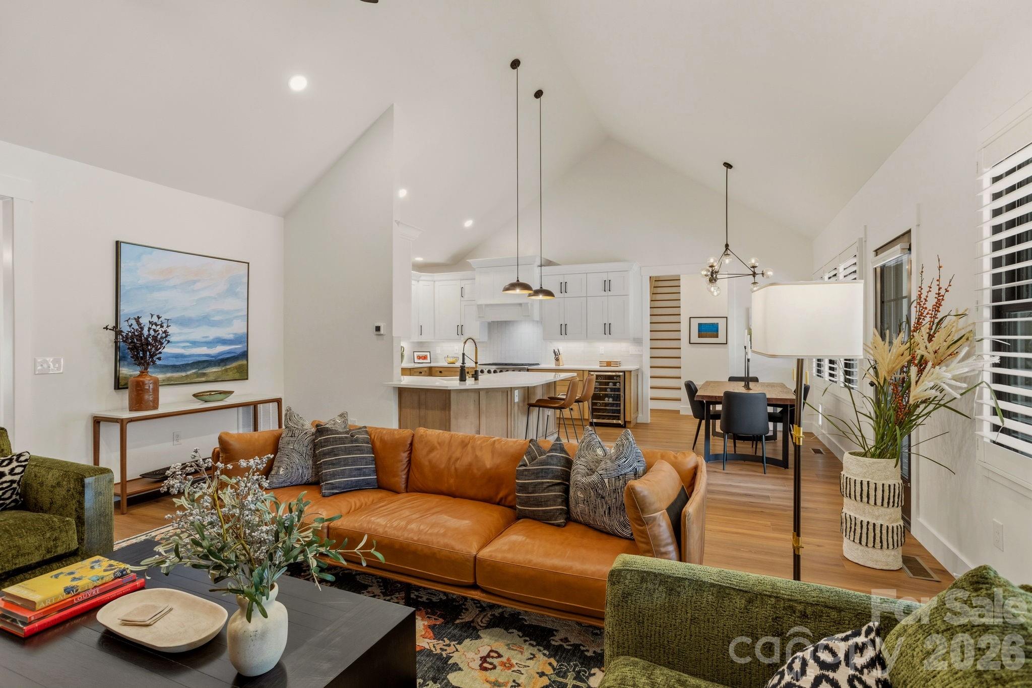 710 Knollwood Drive — Hendersonville