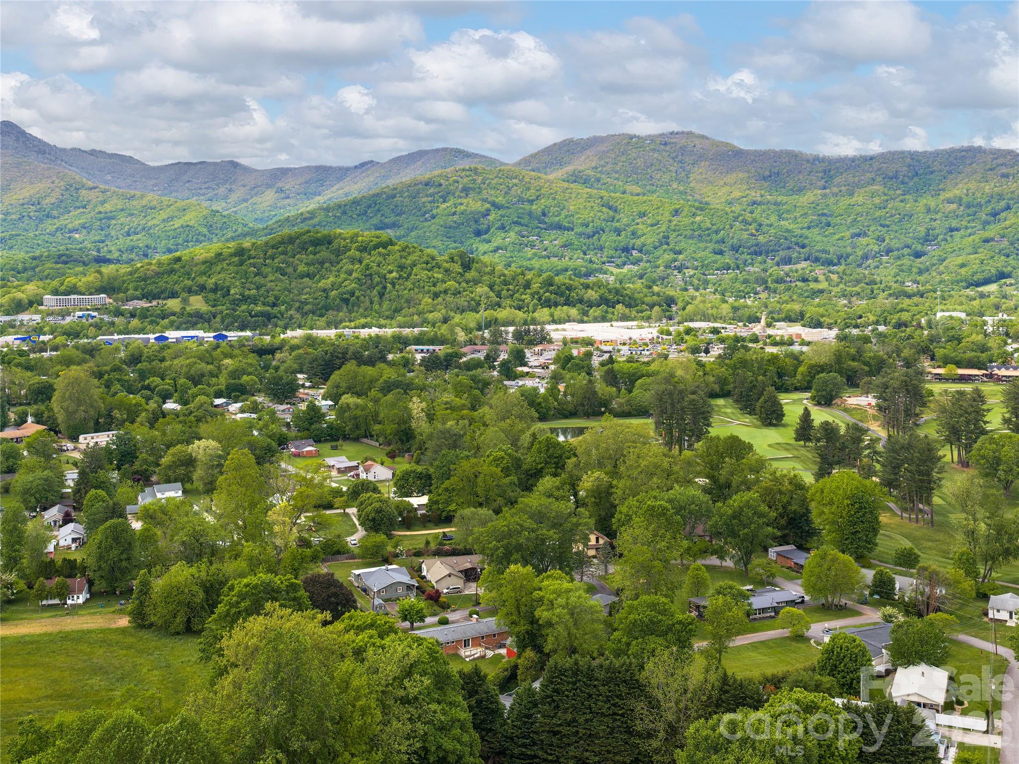 125 Playground Court — Waynesville