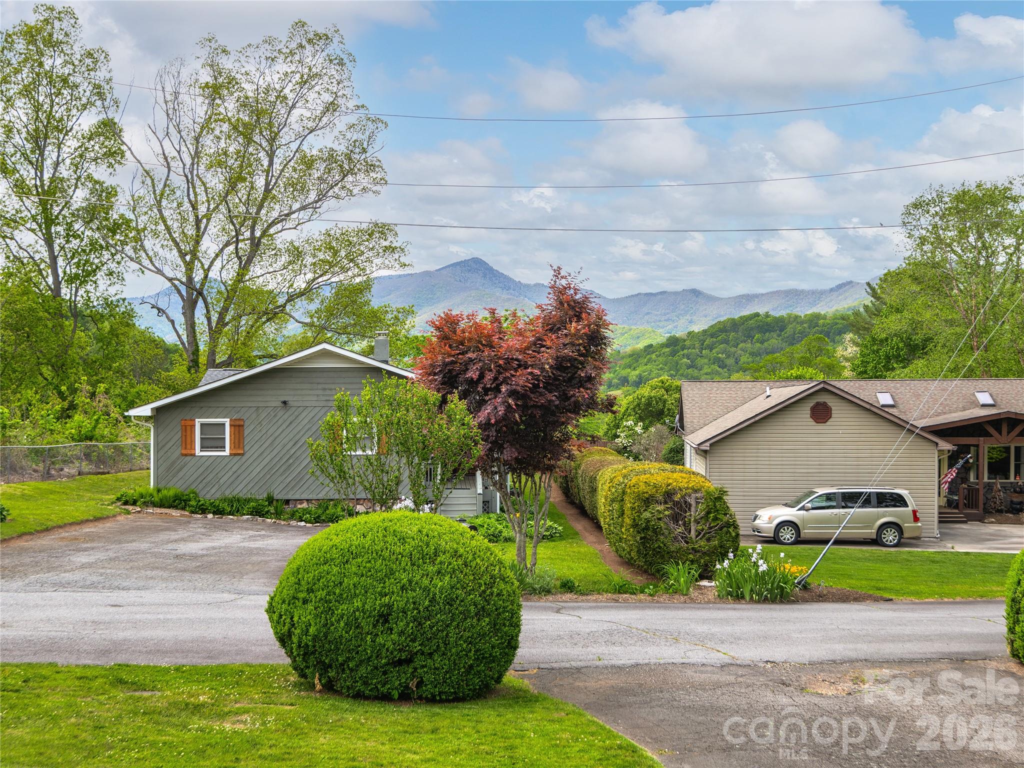 125 Playground Court — Waynesville