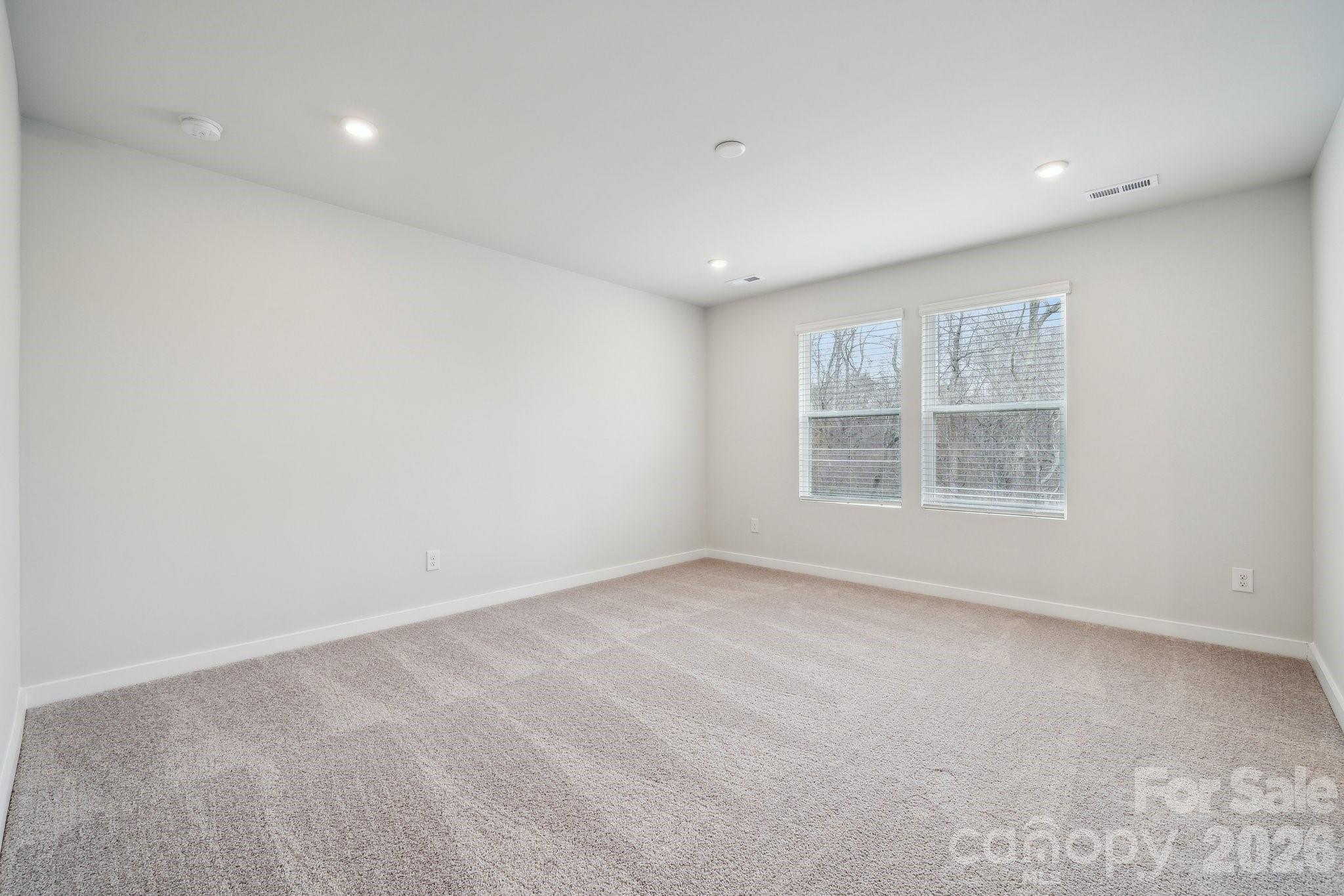 8079 Midas Lane — Locust