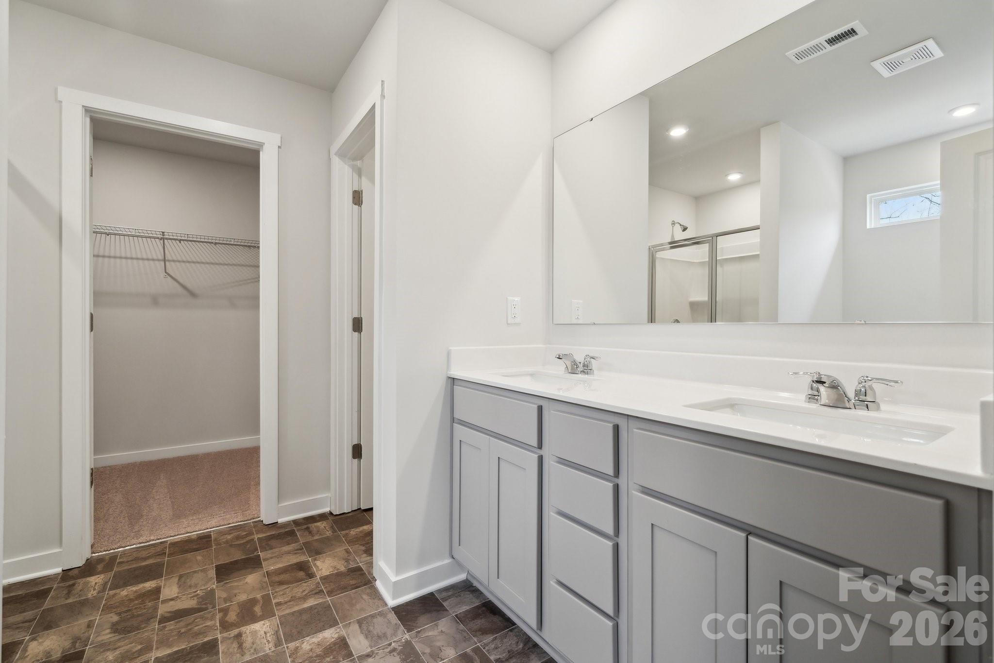 8079 Midas Lane — Locust