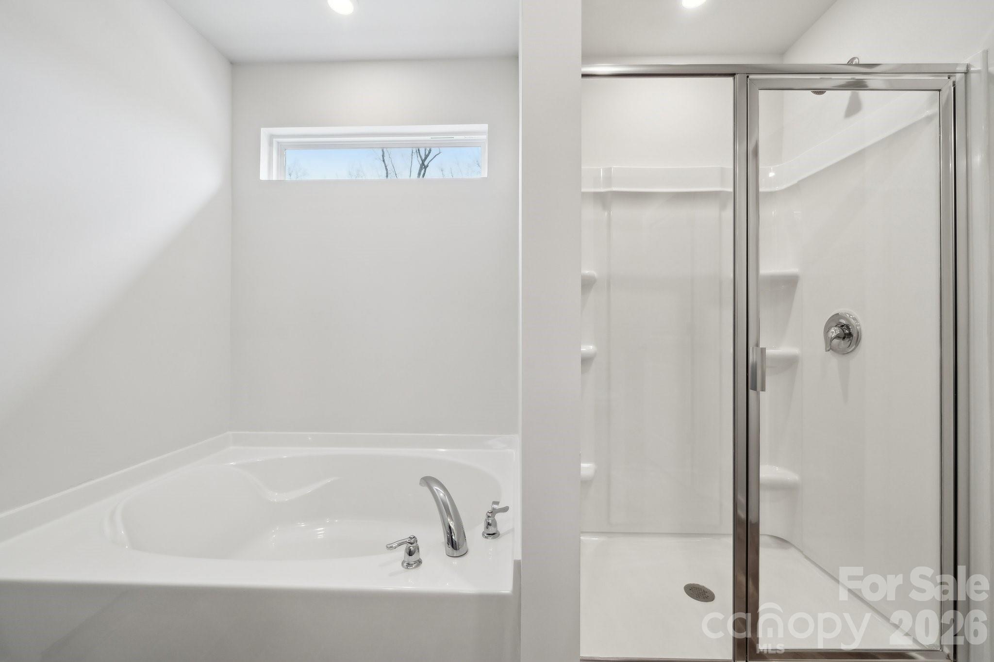 8079 Midas Lane — Locust