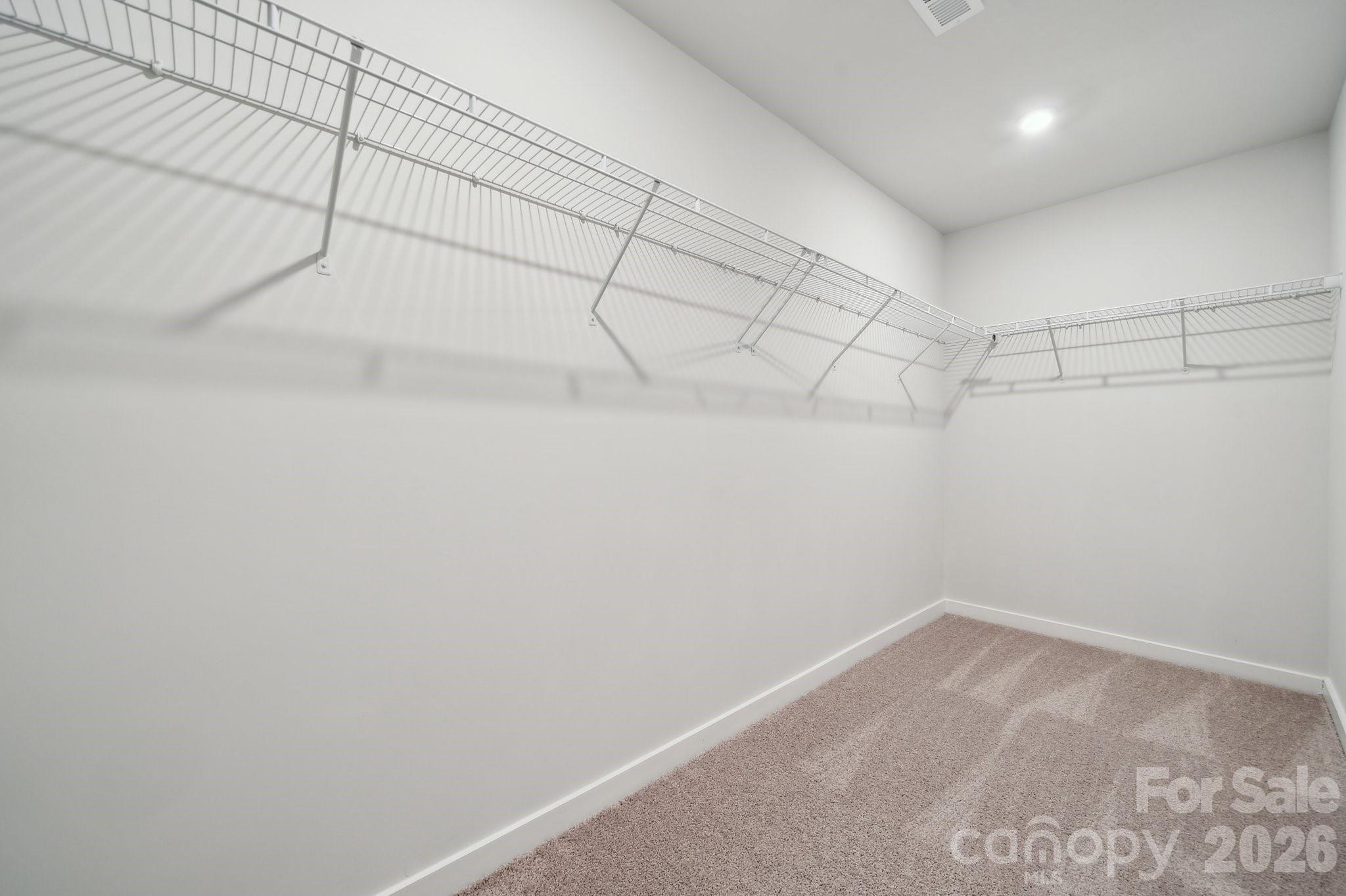 8079 Midas Lane — Locust