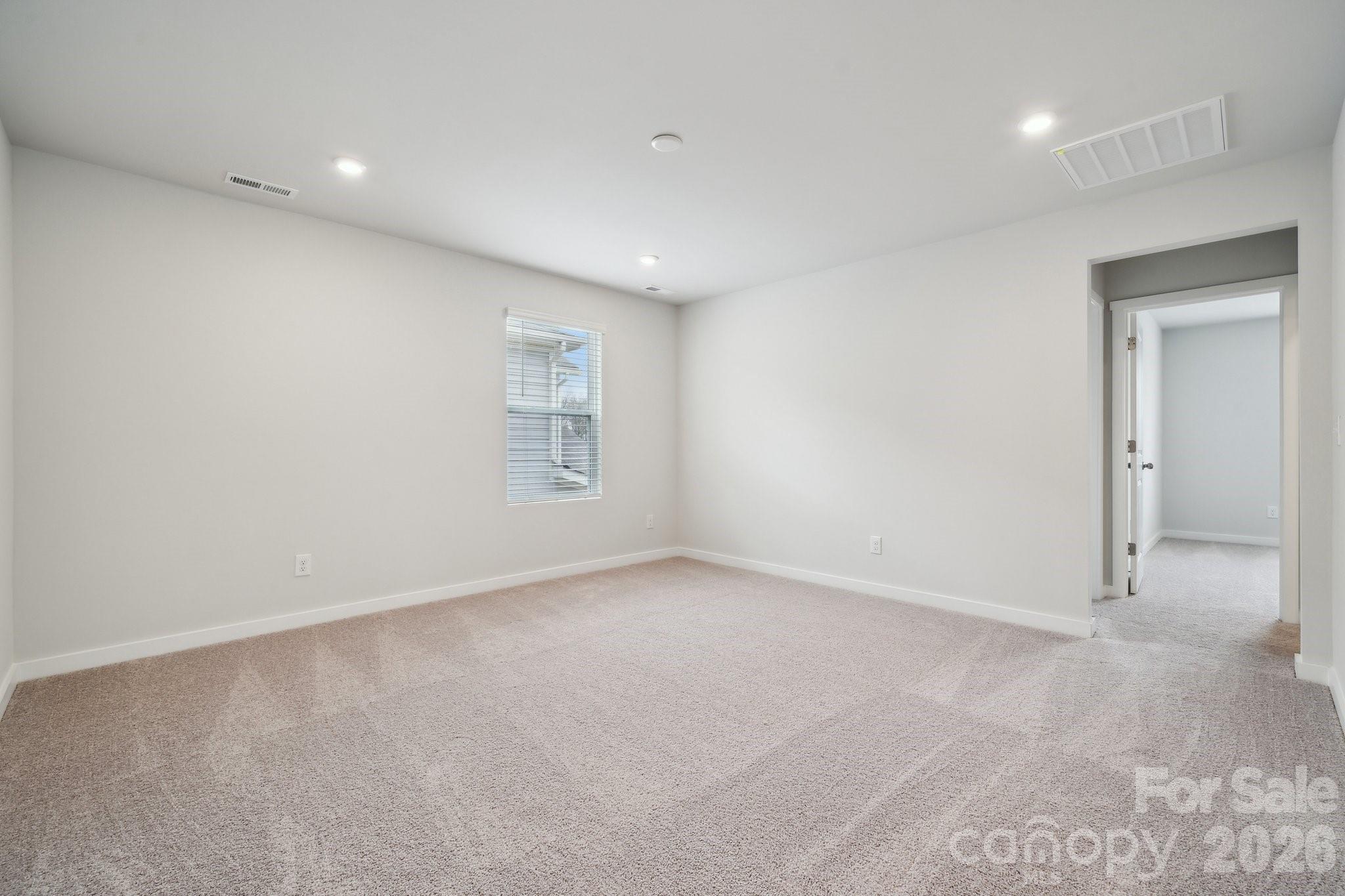 8079 Midas Lane — Locust