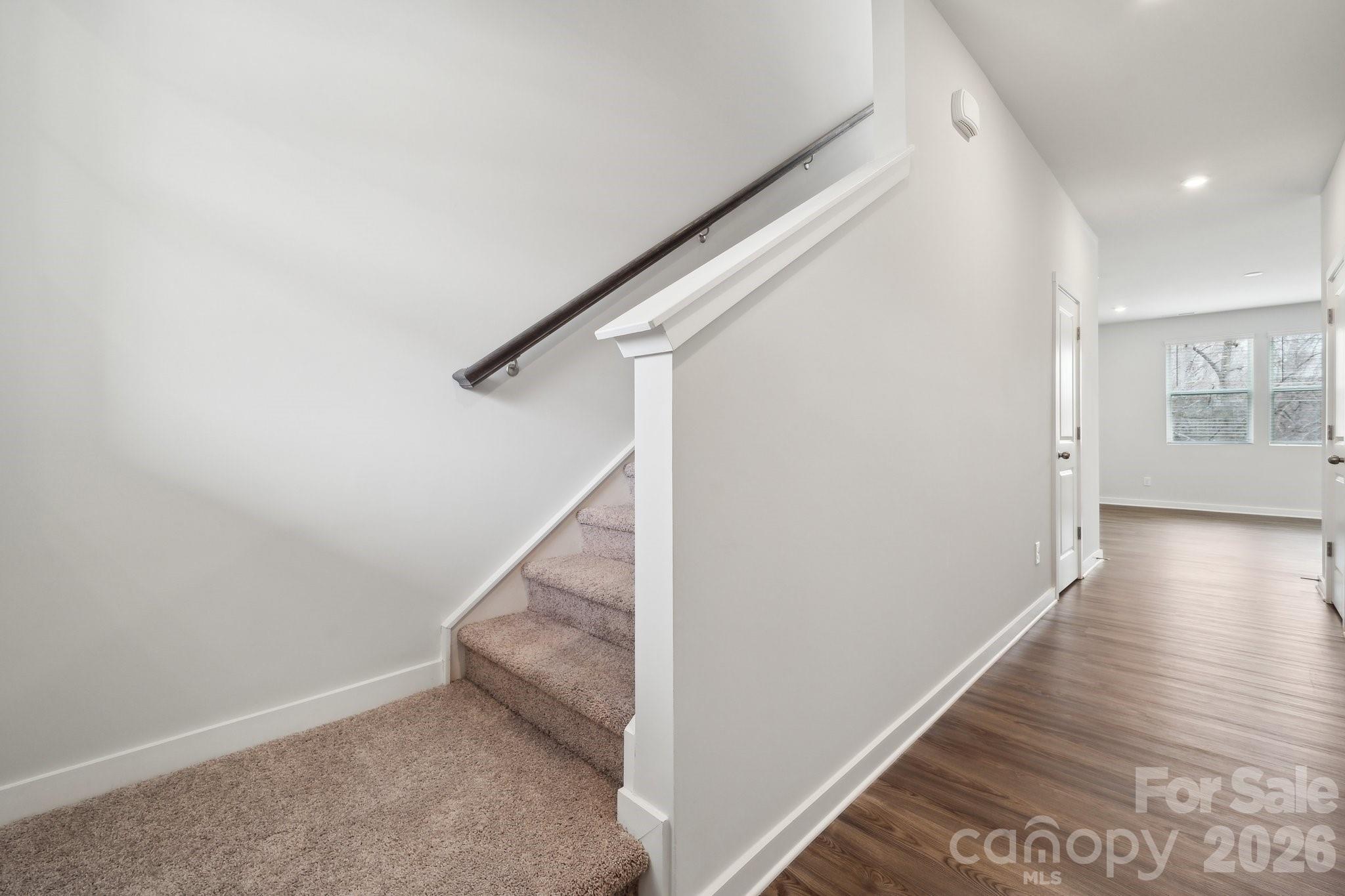 8079 Midas Lane — Locust