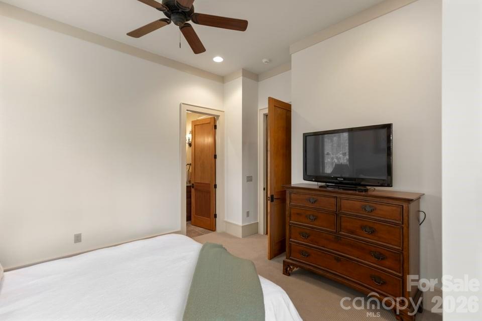 70 Norton Court — Highlands