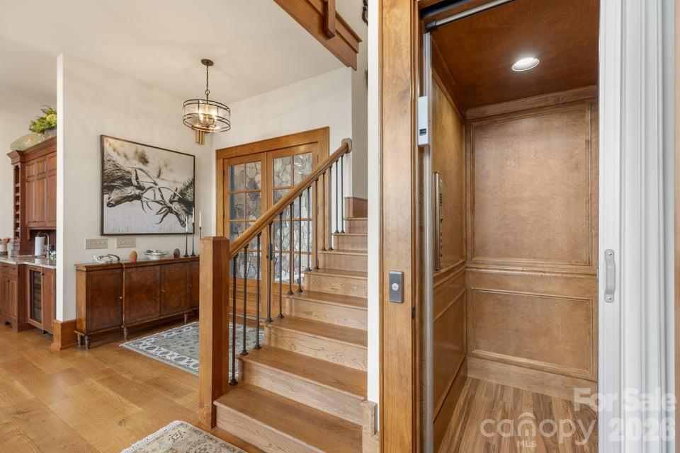 70 Norton Court — Highlands