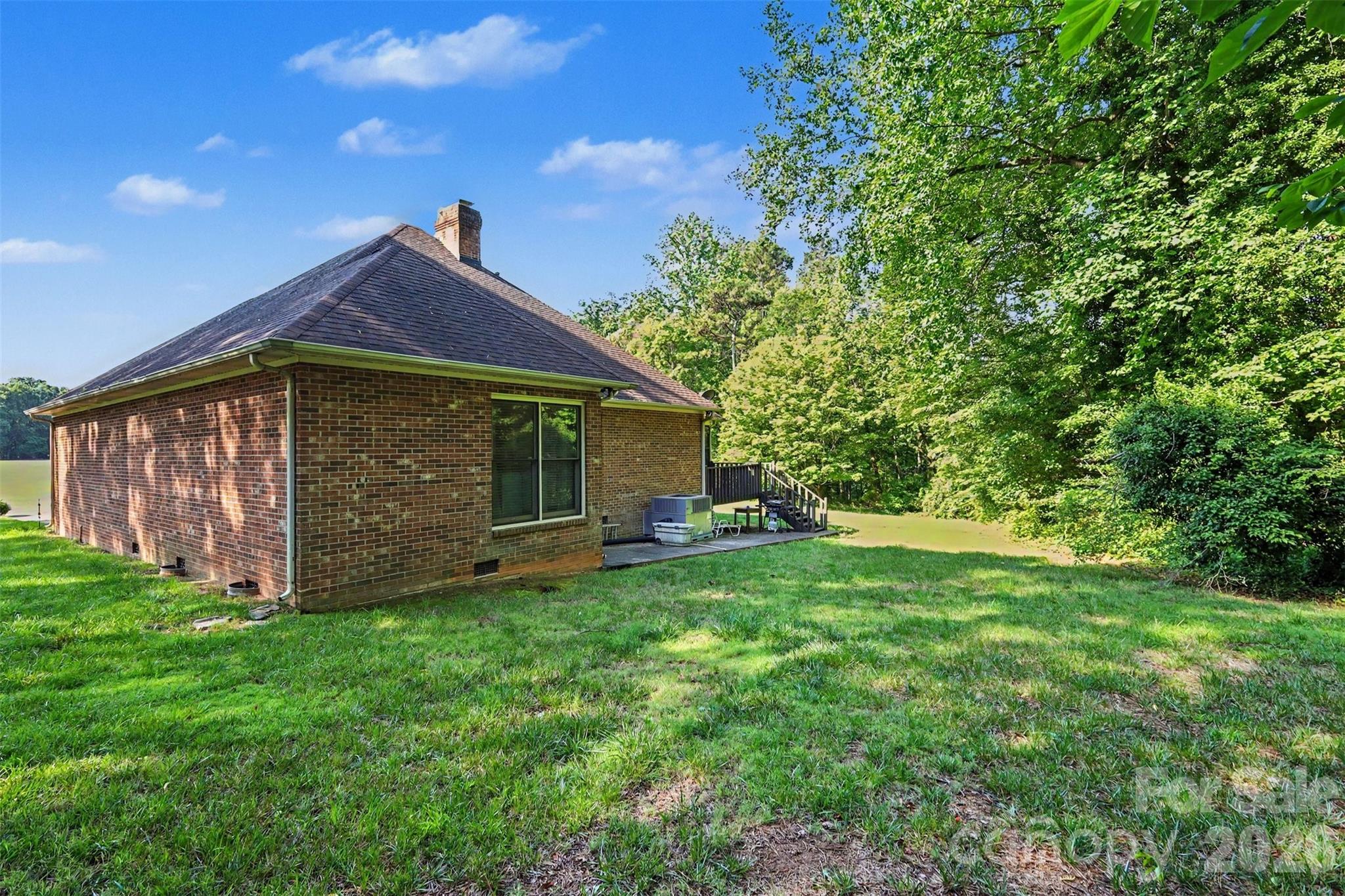 104 Provincial Road — Gastonia