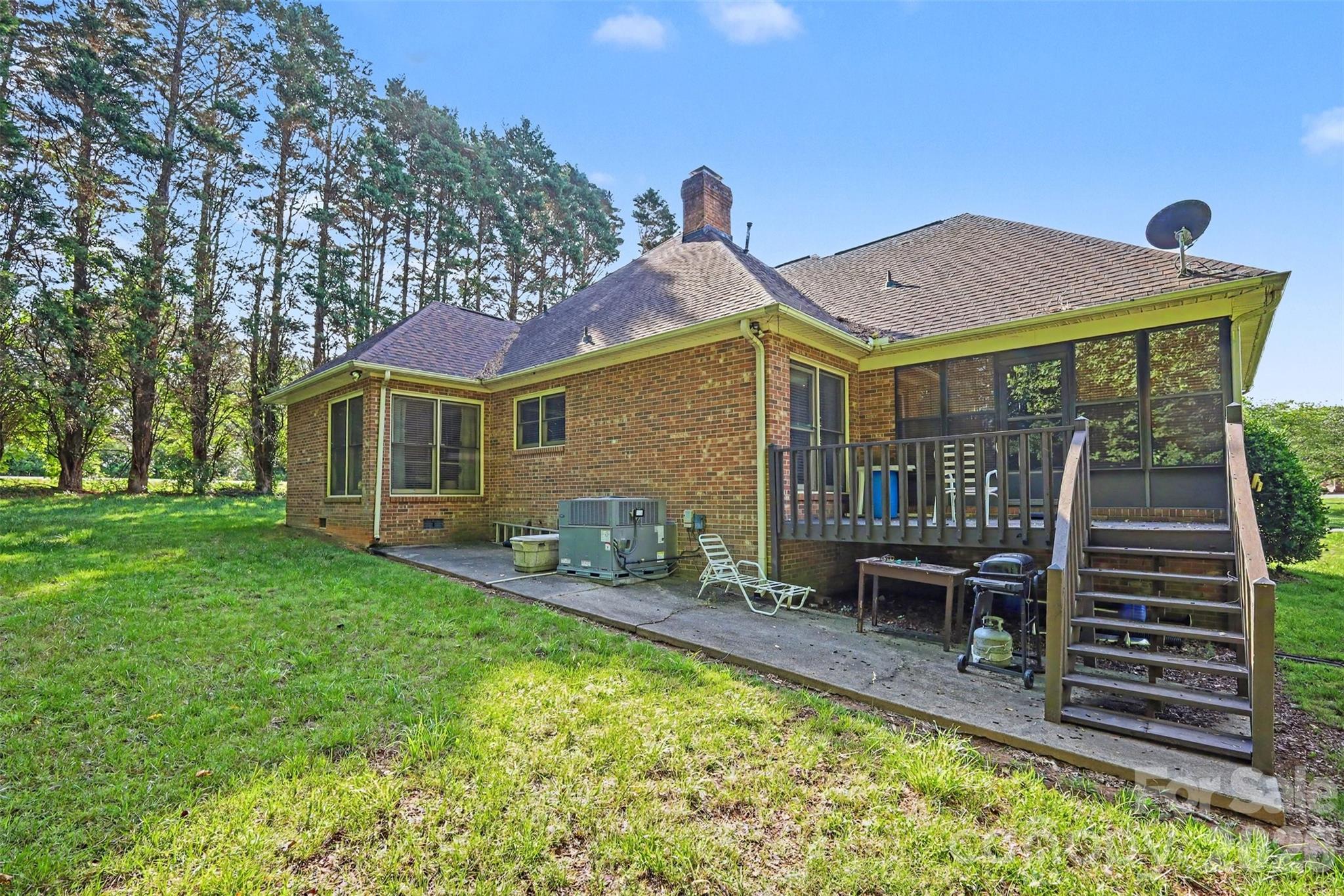 104 Provincial Road — Gastonia