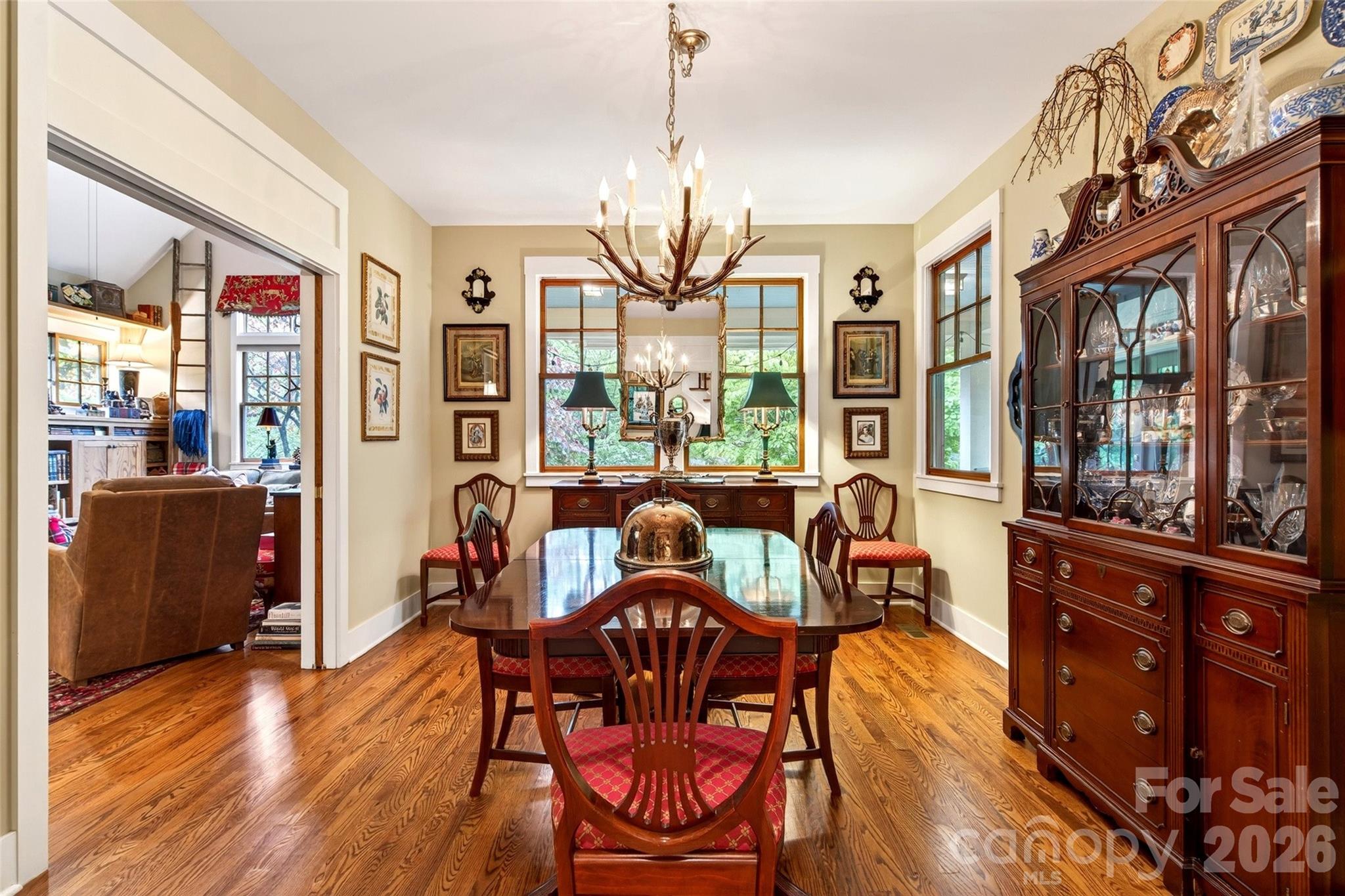 52 Cheshire Drive — Black Mountain