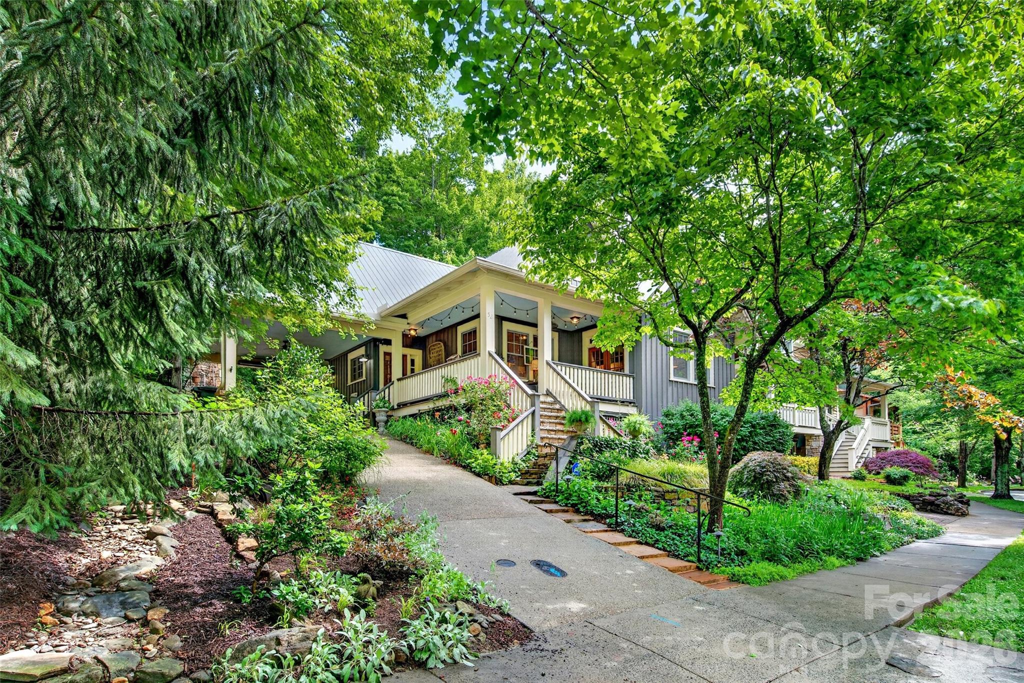 52 Cheshire Drive — Black Mountain