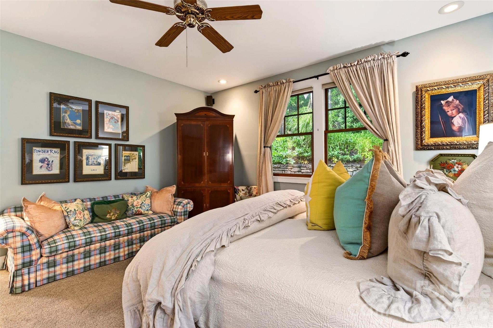 52 Cheshire Drive — Black Mountain