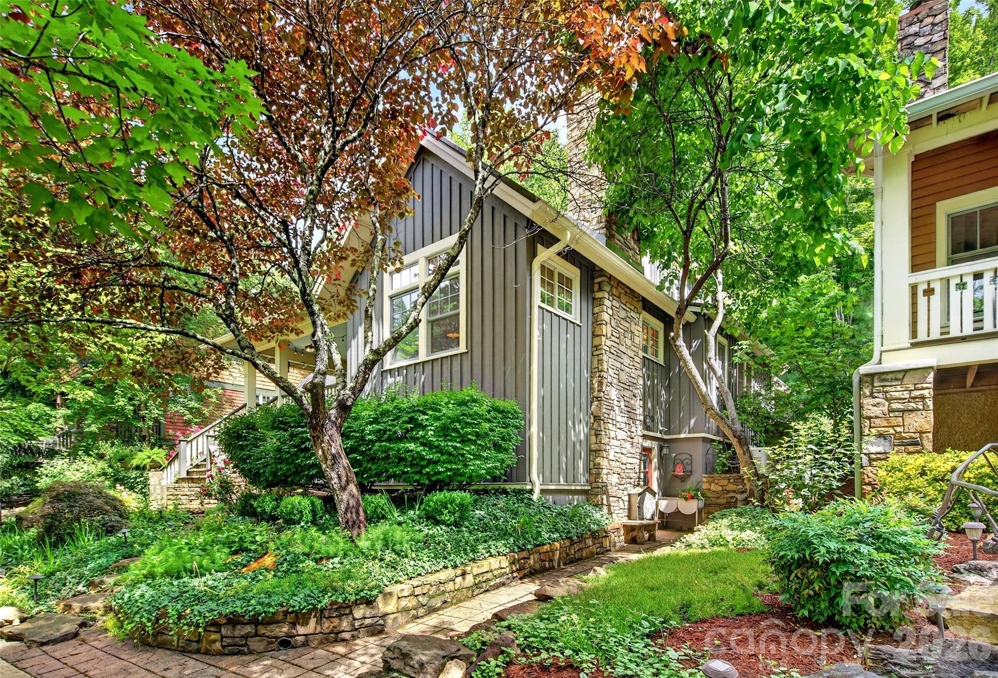 52 Cheshire Drive — Black Mountain