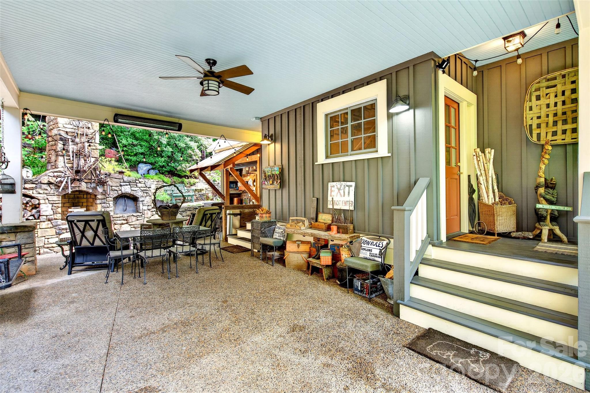 52 Cheshire Drive — Black Mountain