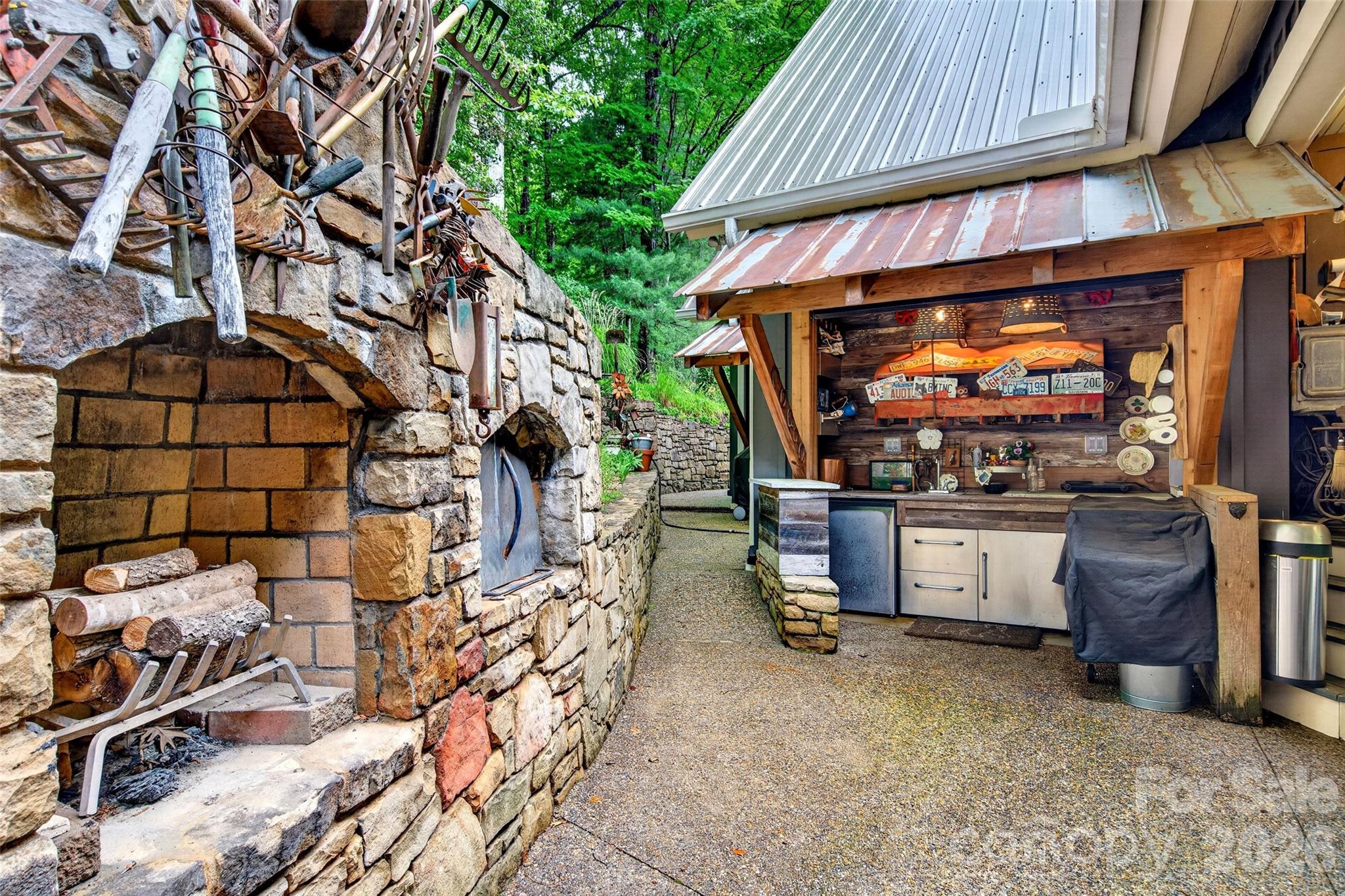 52 Cheshire Drive — Black Mountain