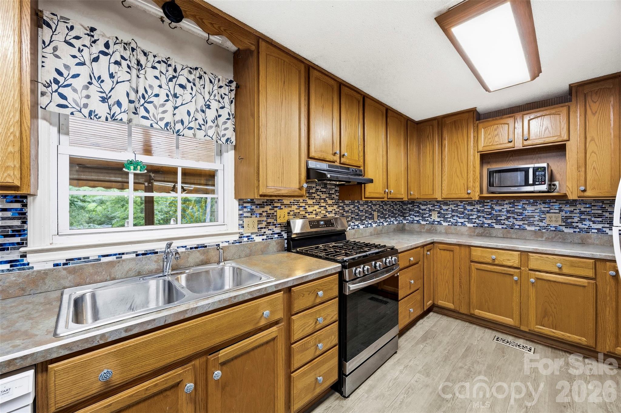 102 Stacybrook Drive SE — Concord