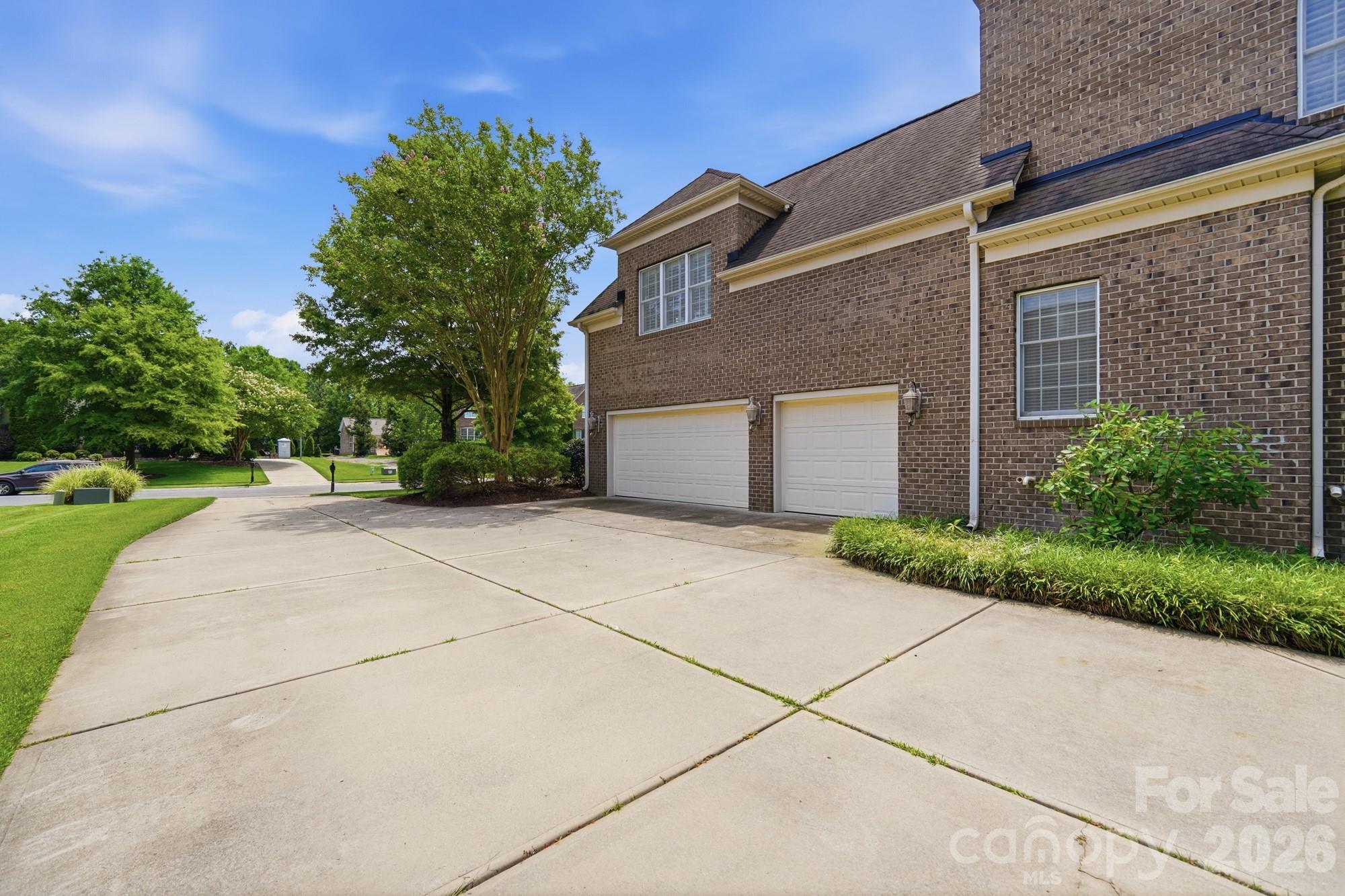 2016 Autumn Blossom Lane — Waxhaw