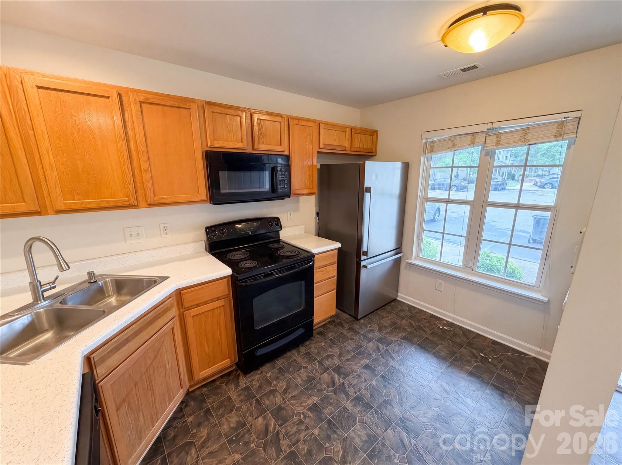 10114 Ballyclare Court — Charlotte