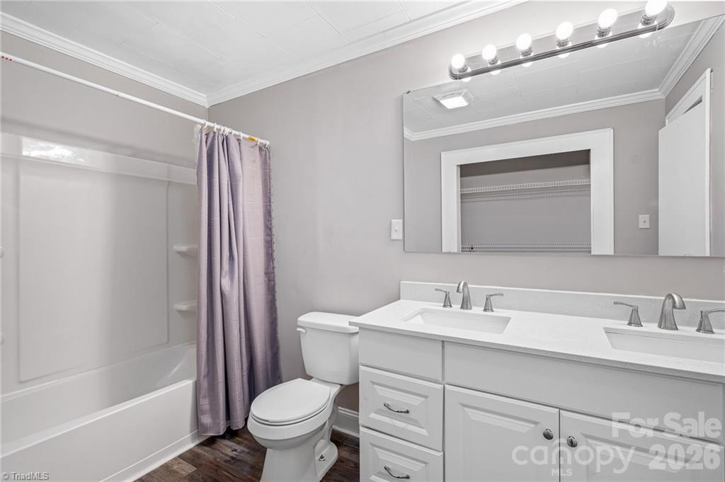 165 Lakeview Church Road — Linwood