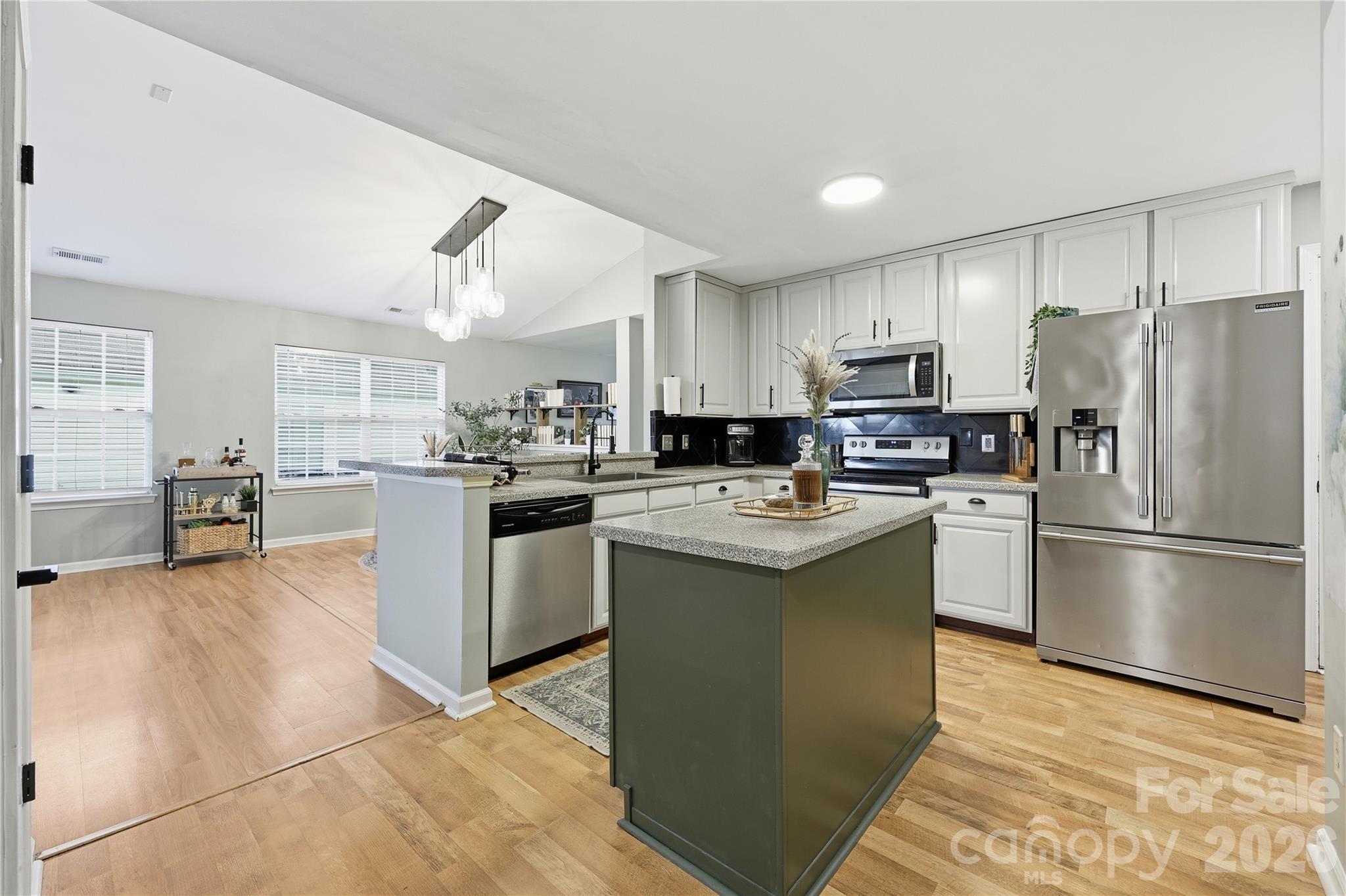 538 Railway Place SW — Concord