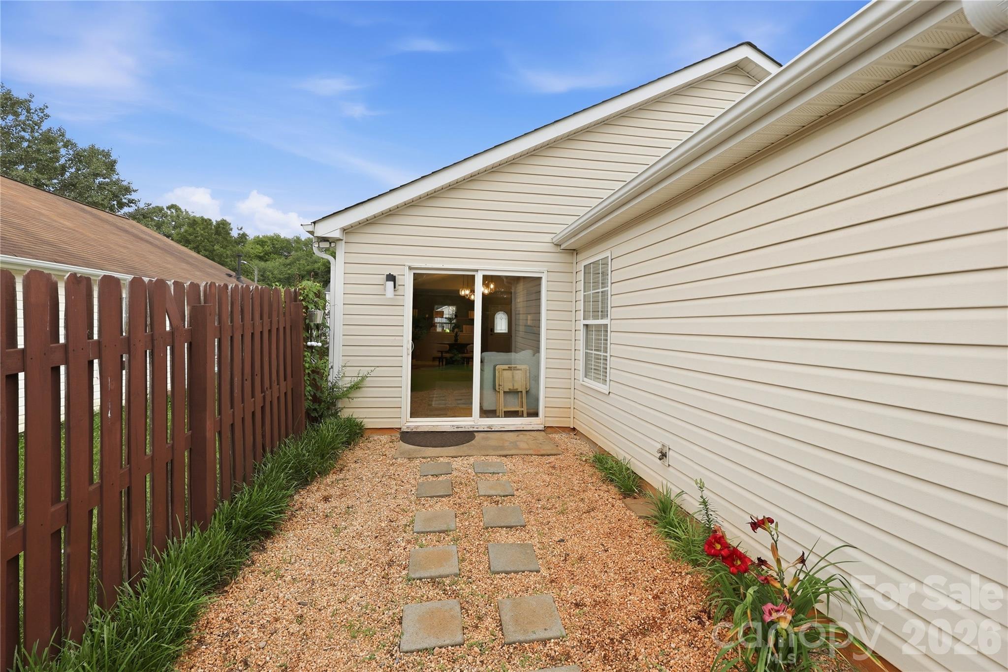 538 Railway Place SW — Concord