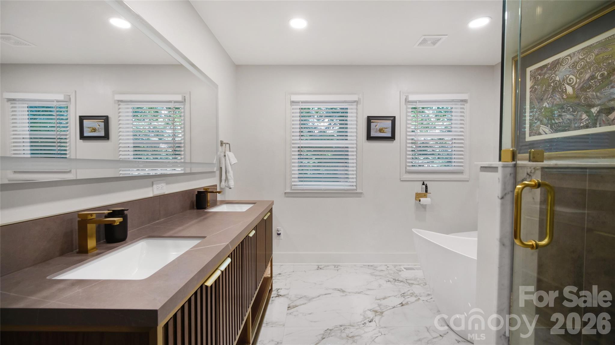 1634 Lumarka Drive — Charlotte