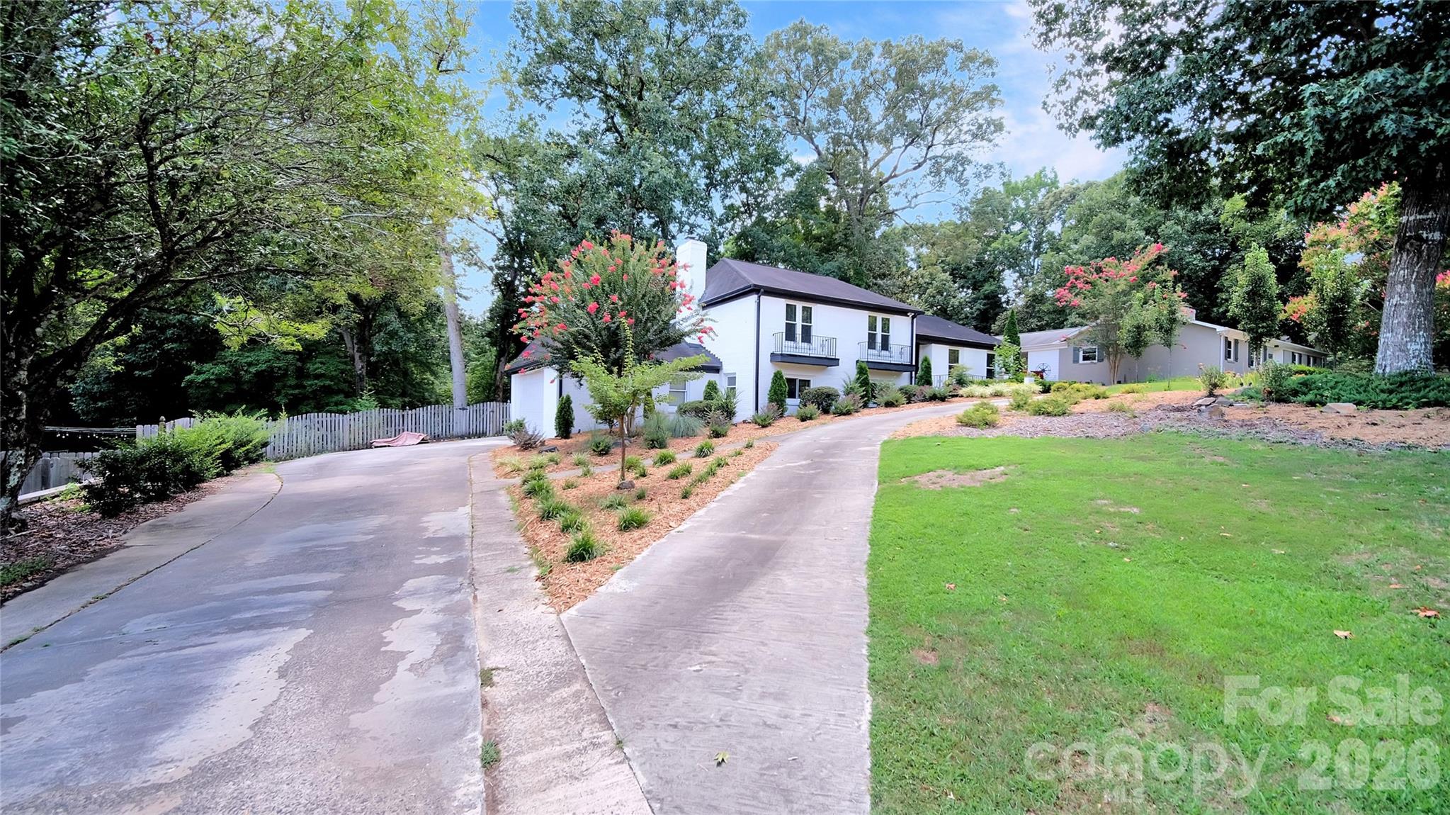 1634 Lumarka Drive — Charlotte