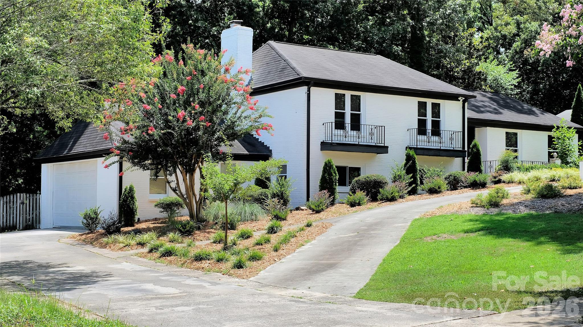 1634 Lumarka Drive — Charlotte