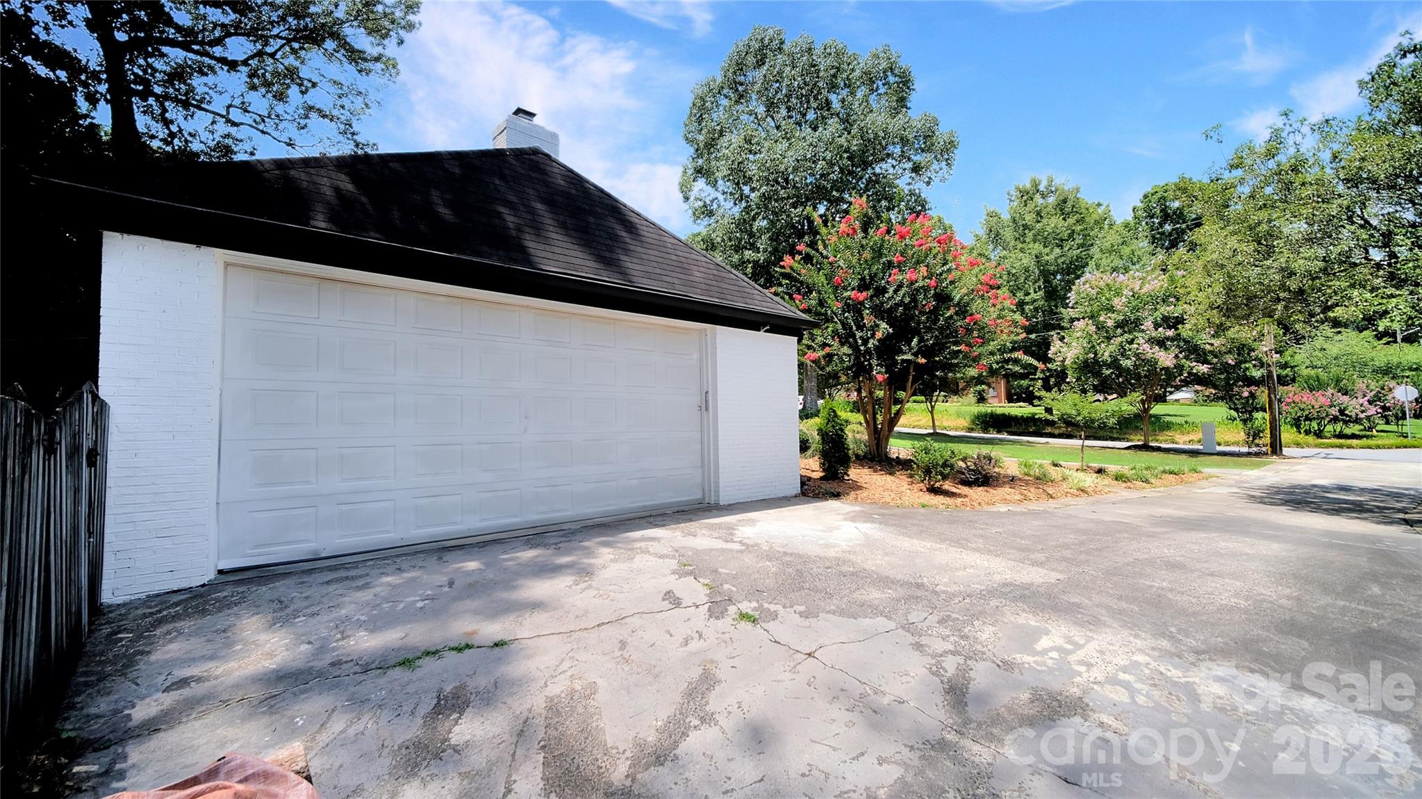 1634 Lumarka Drive — Charlotte