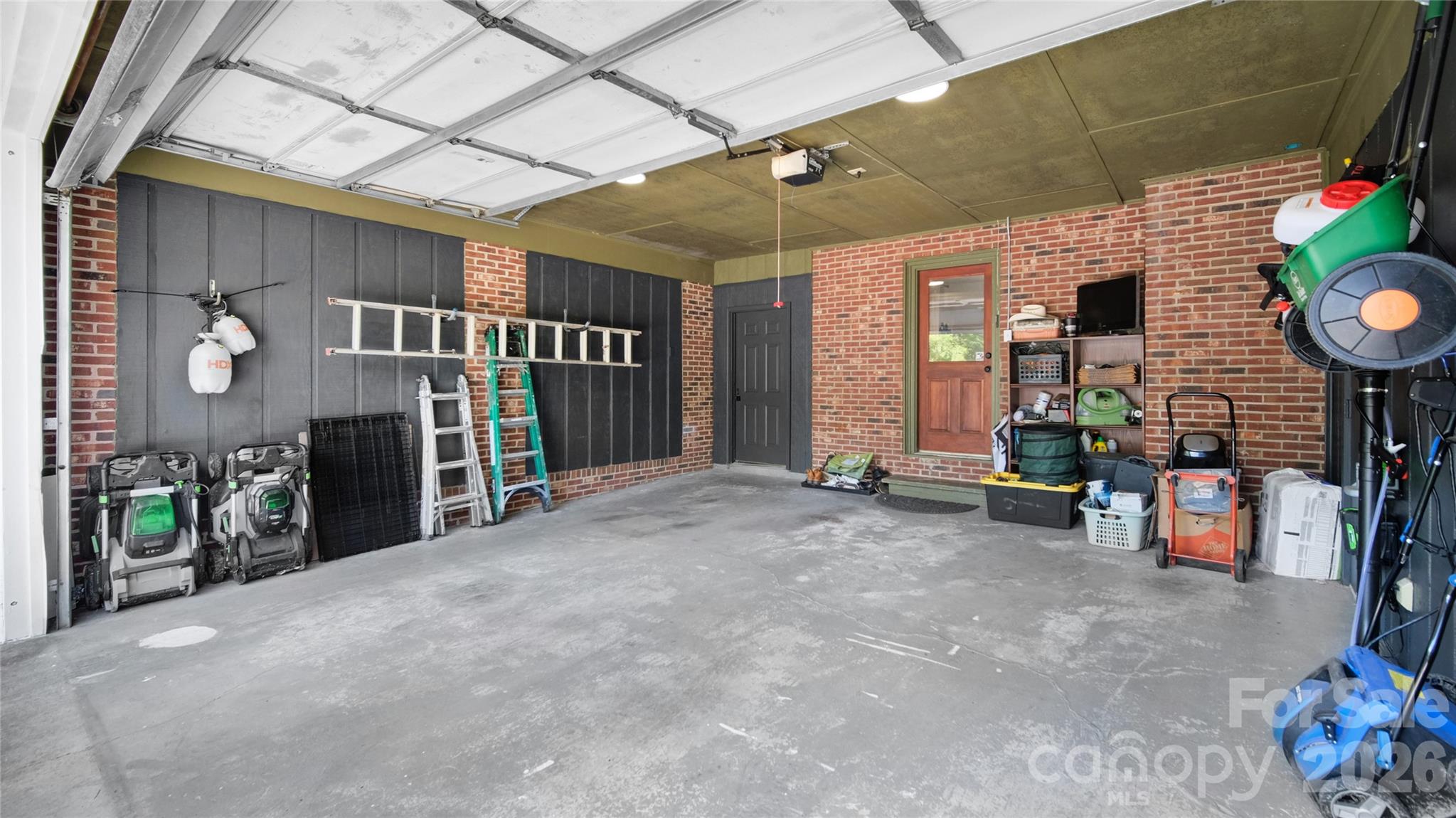 1634 Lumarka Drive — Charlotte