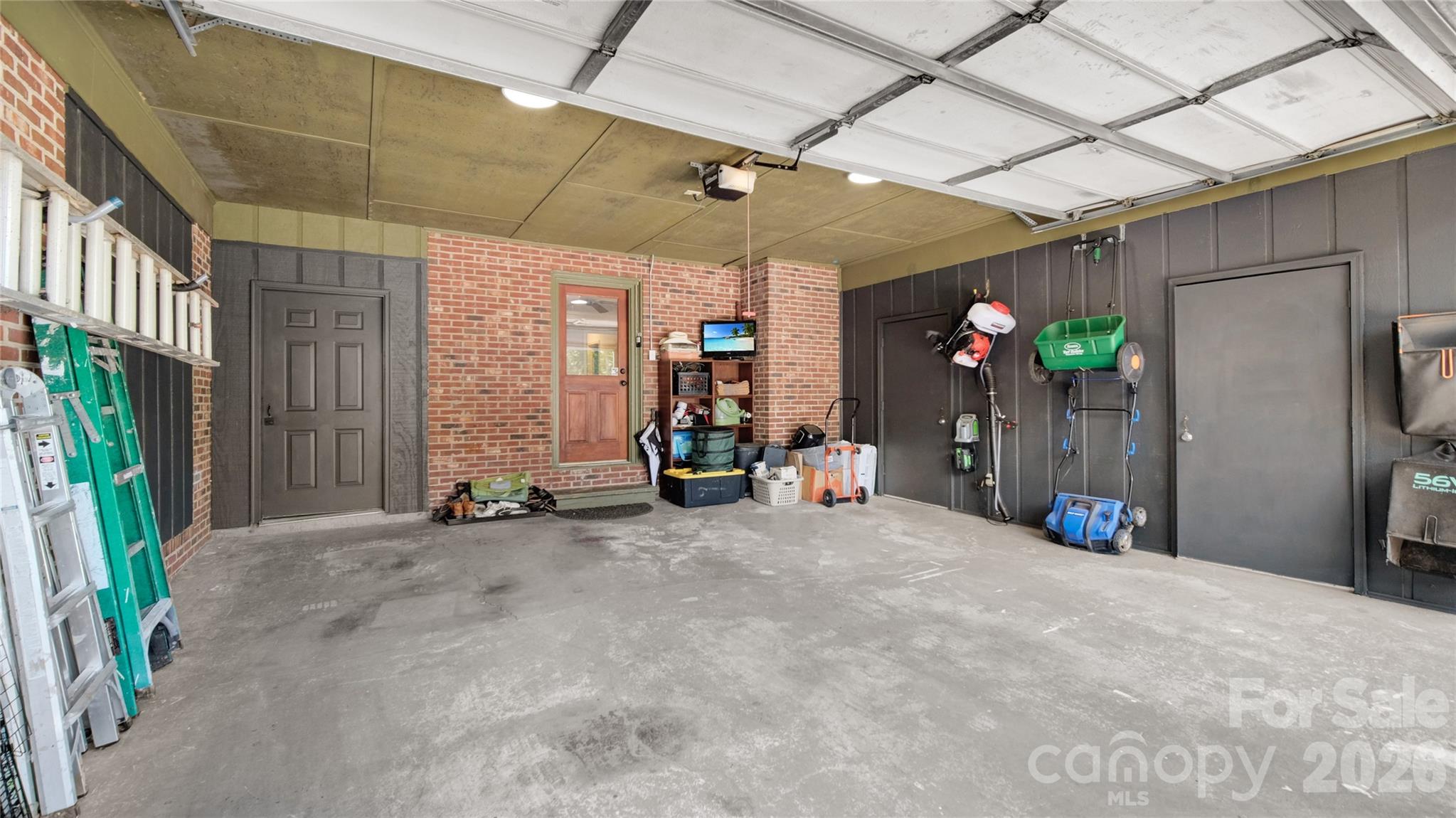 1634 Lumarka Drive — Charlotte
