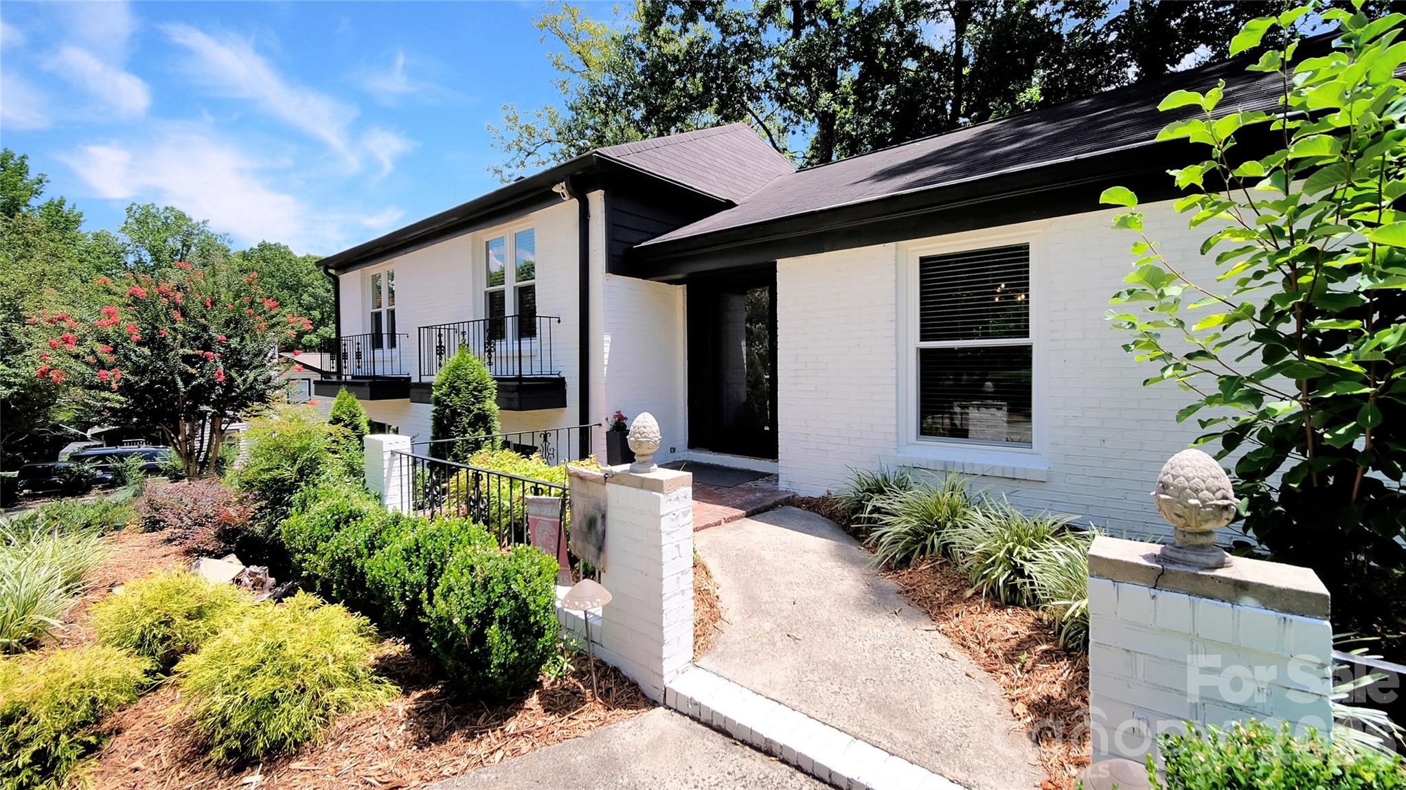 1634 Lumarka Drive — Charlotte