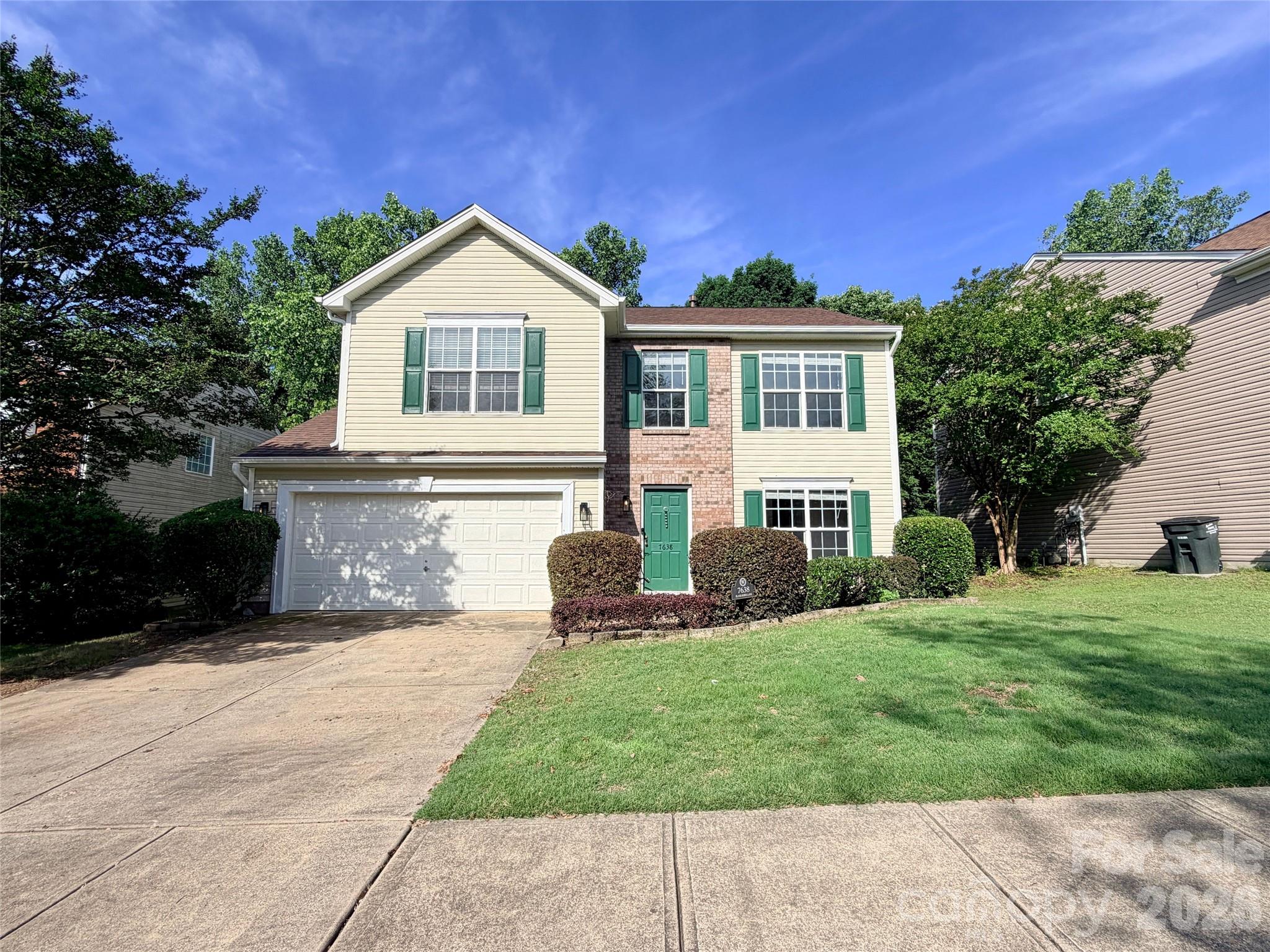 7638 Black Hawk Lane — Tega Cay