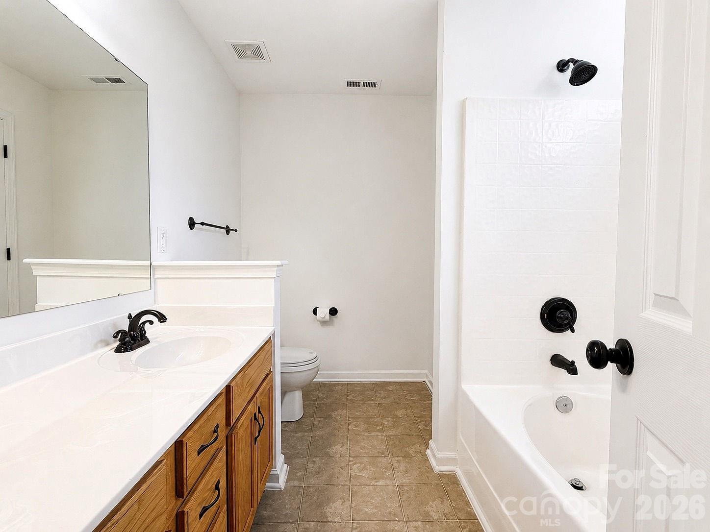 7638 Black Hawk Lane — Tega Cay