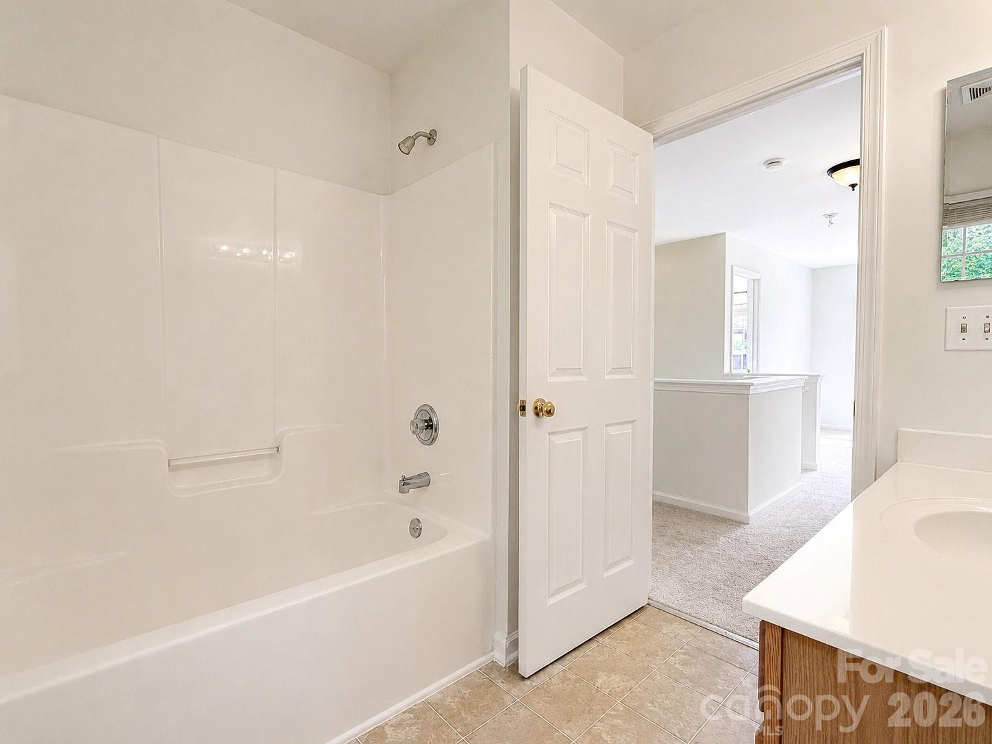 7638 Black Hawk Lane — Tega Cay