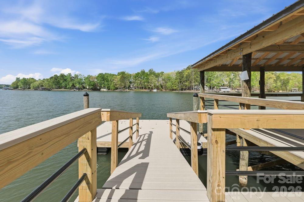 21225 Lake Run Drive — Charlotte