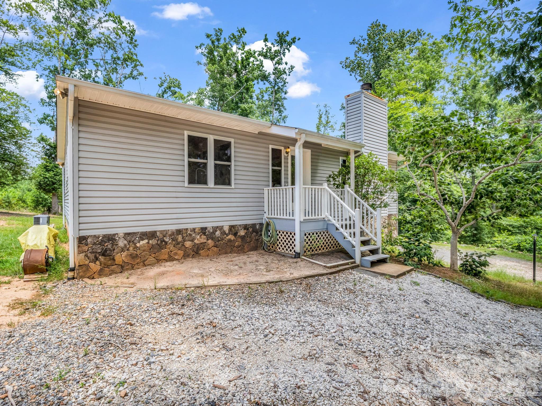 1943 Landrum Road — Columbus