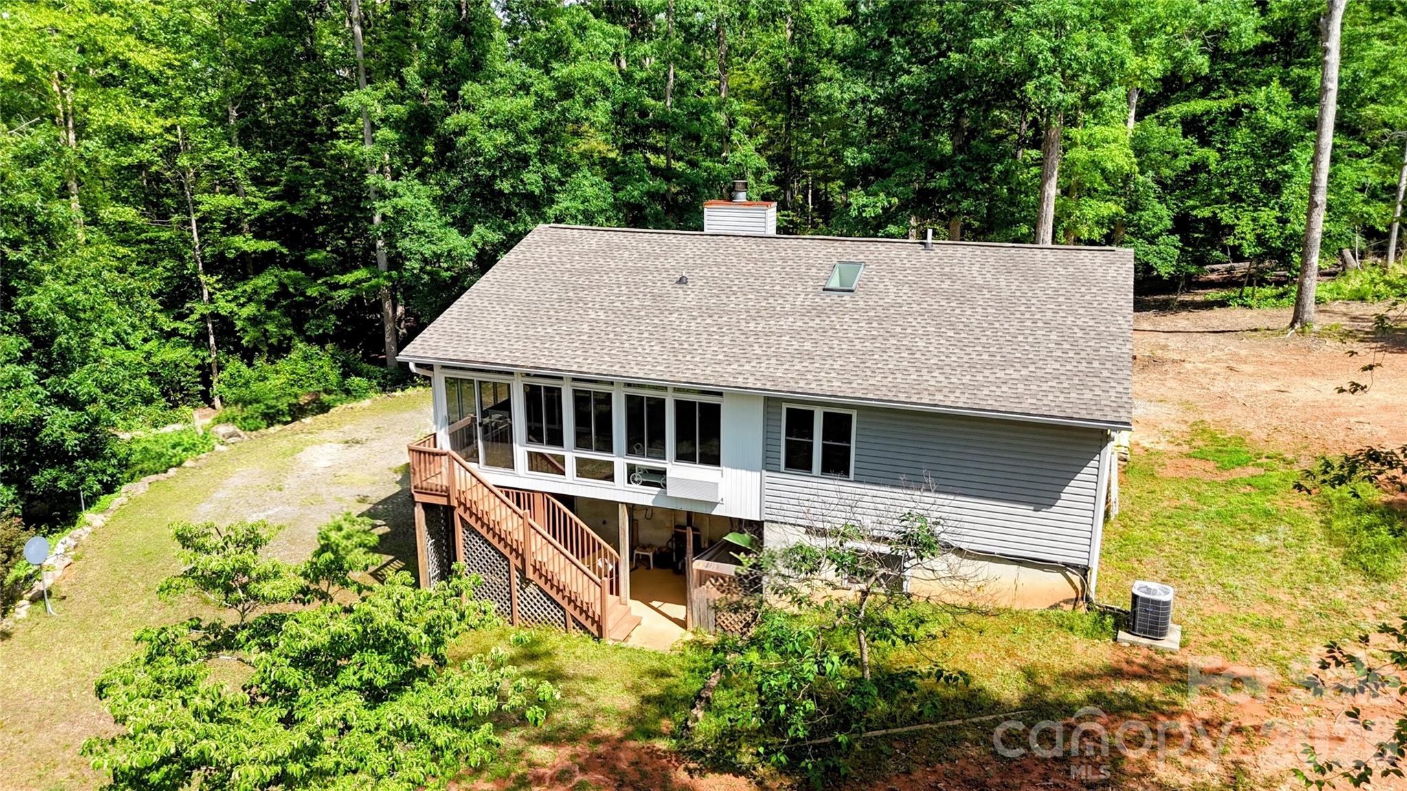 1943 Landrum Road — Columbus