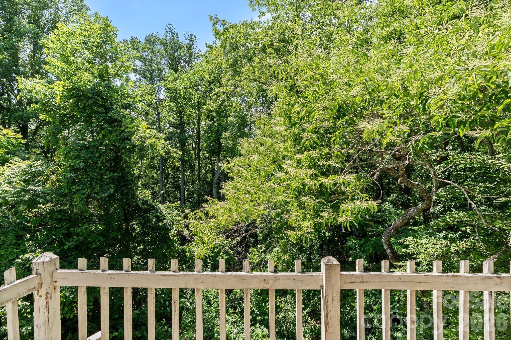 177 E Poplar Drive — Hendersonville