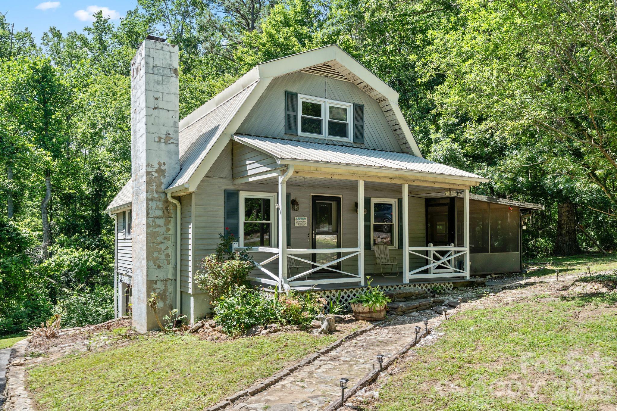 177 E Poplar Drive — Hendersonville