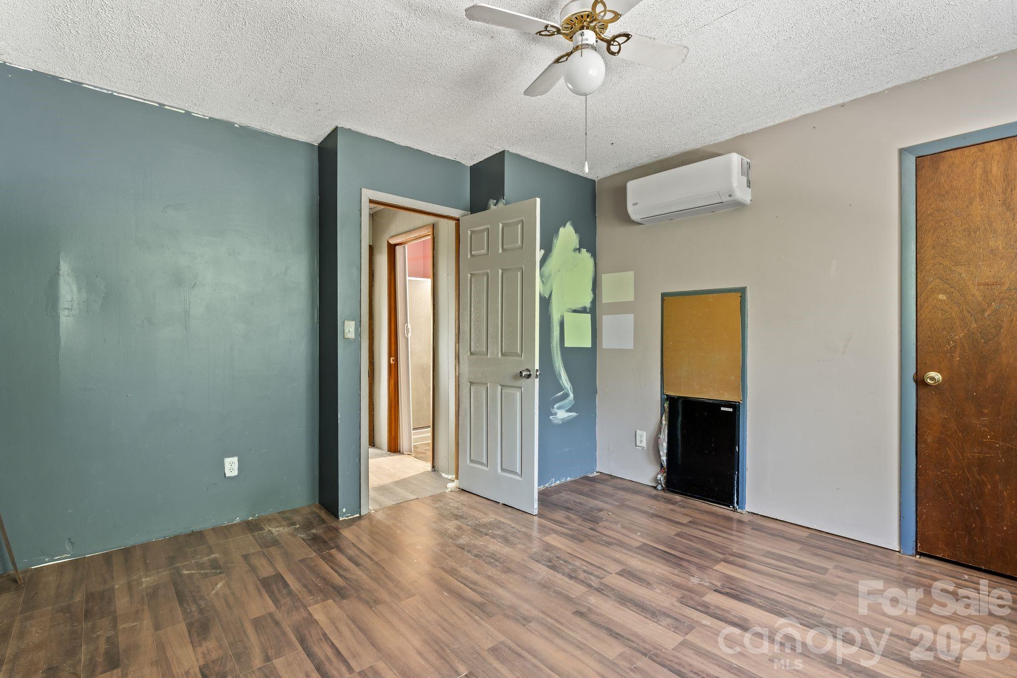 177 E Poplar Drive — Hendersonville