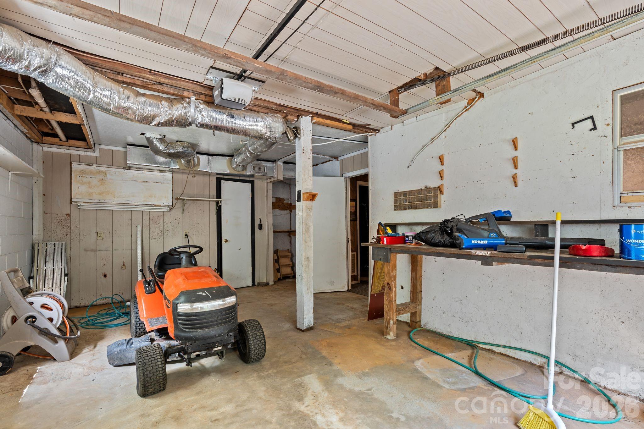 177 E Poplar Drive — Hendersonville