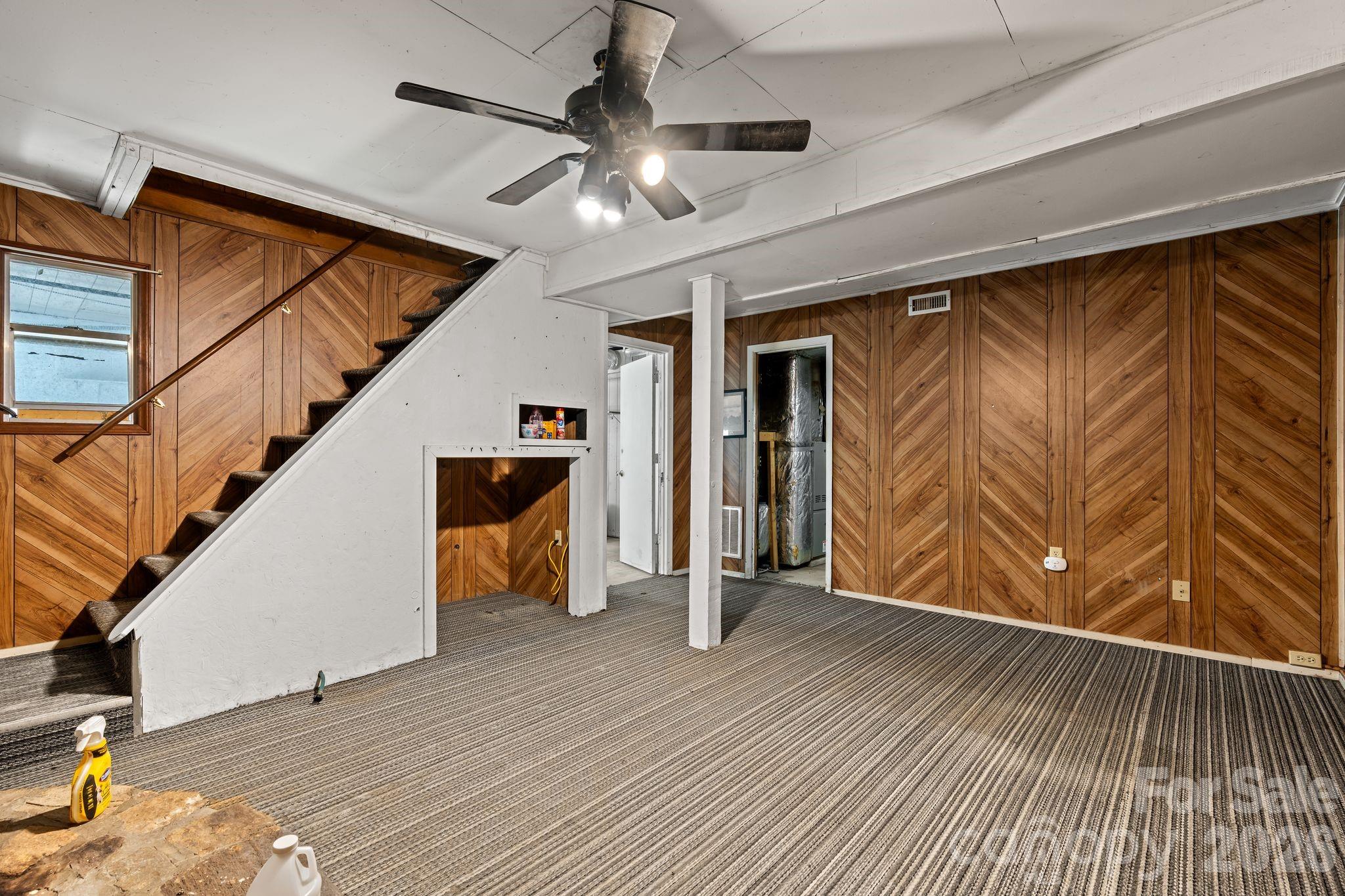 177 E Poplar Drive — Hendersonville